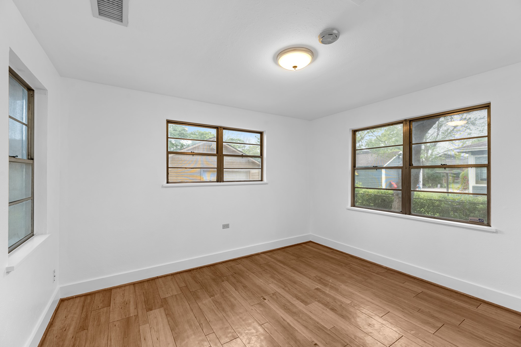512 Gale Street Property Photo 21
