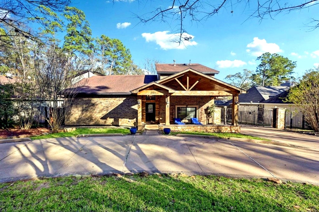251 Springs Edge Drive Property Photo