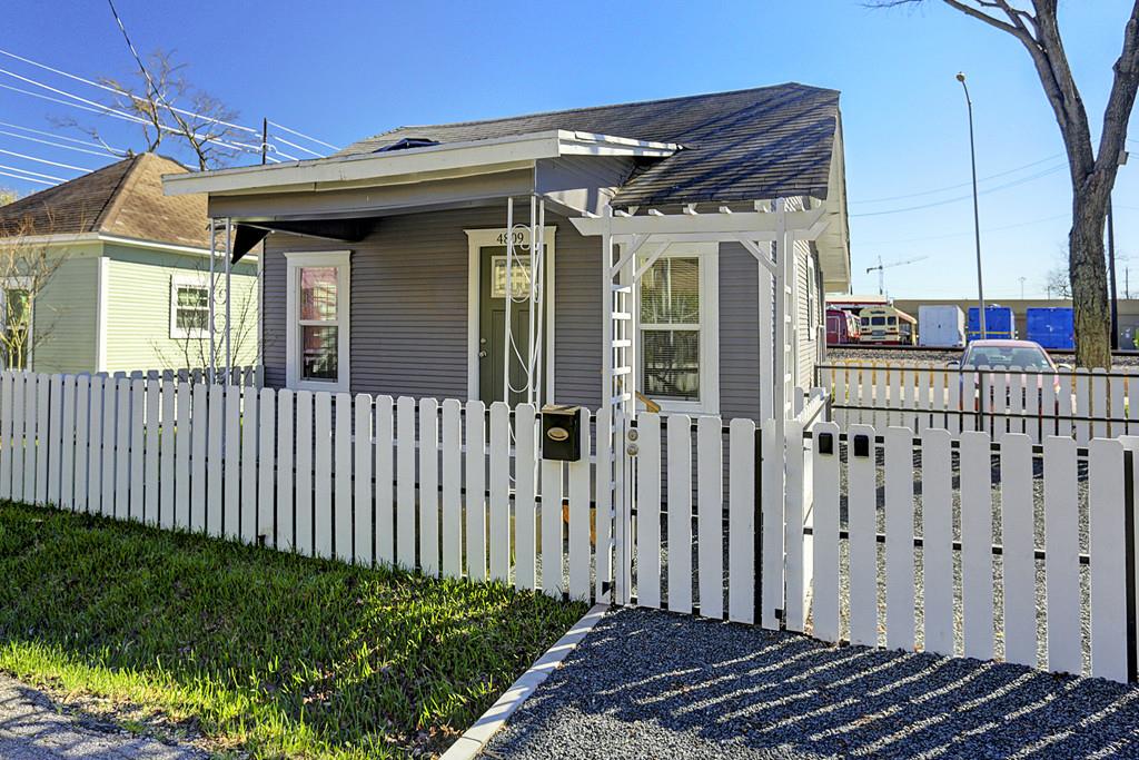 4809 Eli Street Property Photo 1