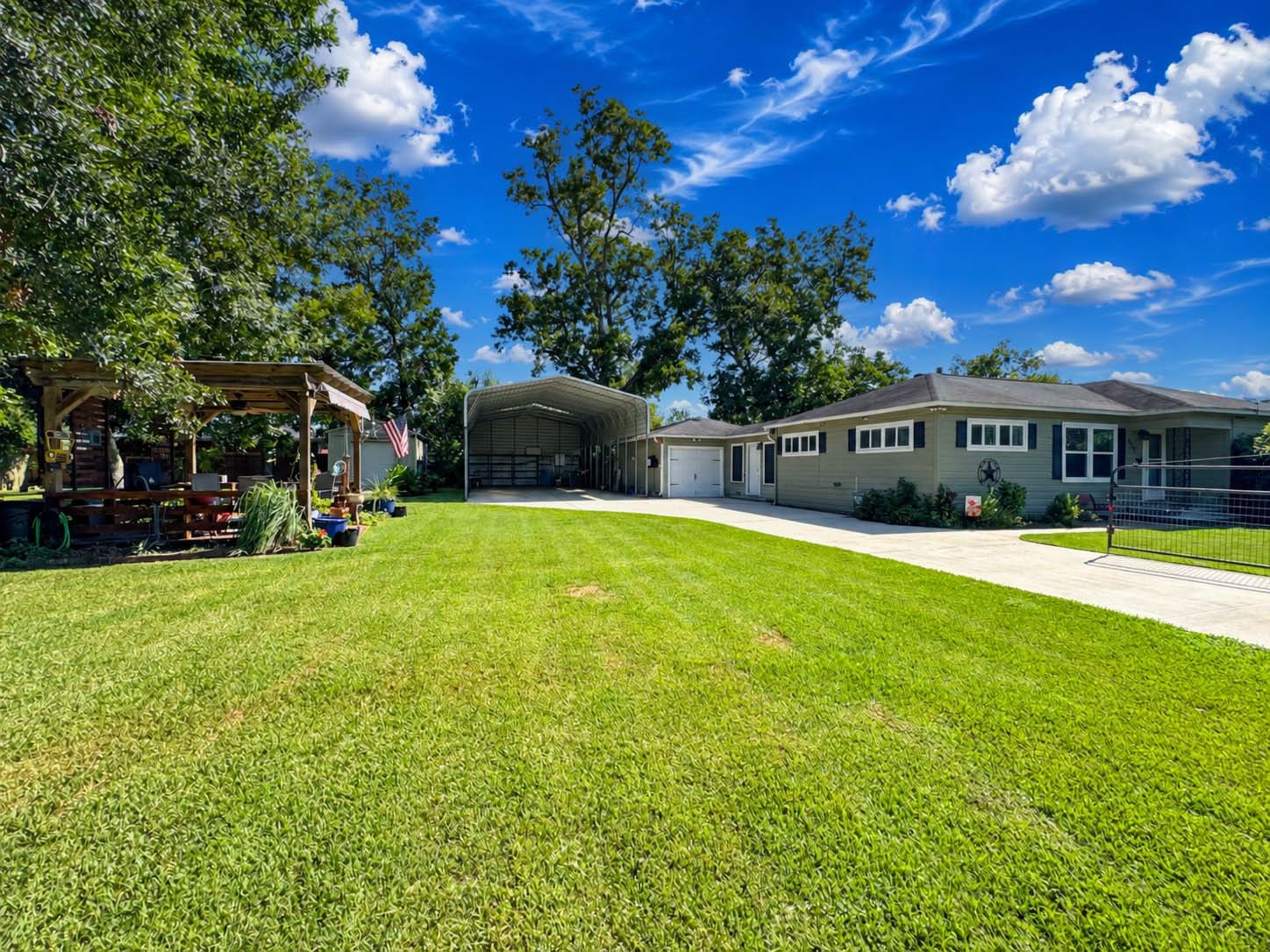 4435 11th Street Property Photo 1