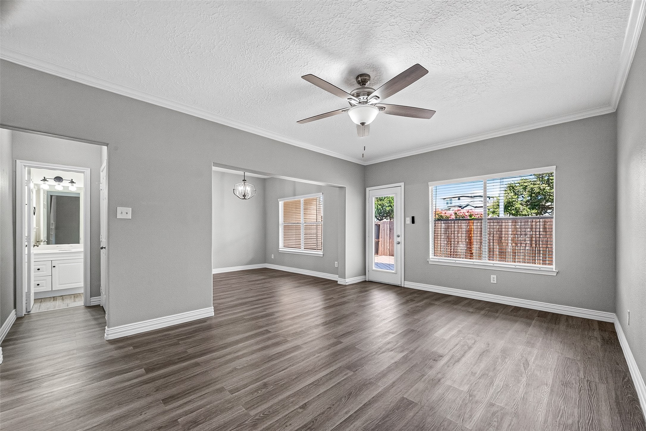 2034 Glencove Drive Property Photo 12