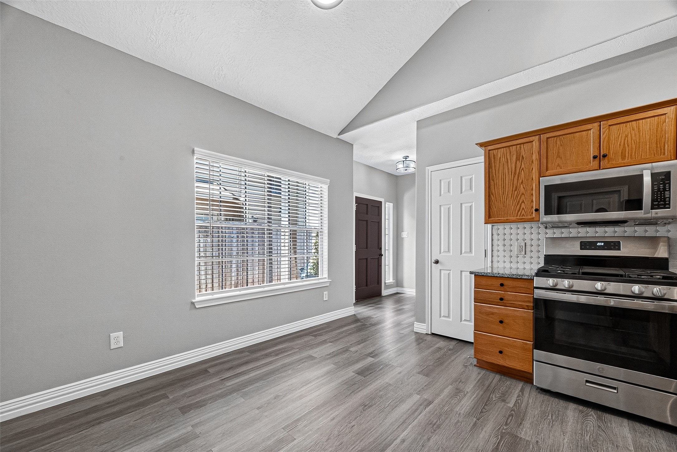 2034 Glencove Drive Property Photo 17