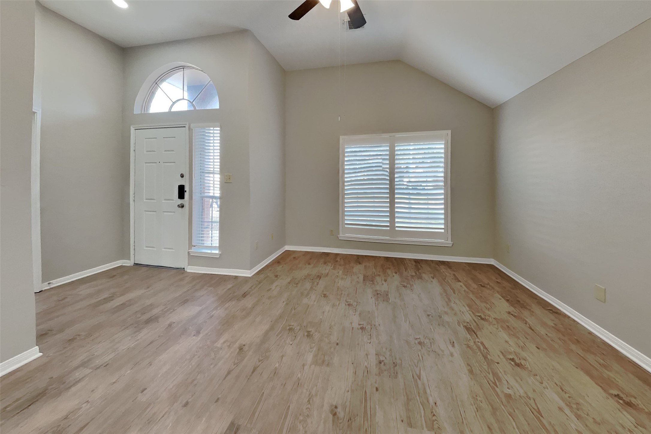 12203 Canterhurst Way Property Photo 2