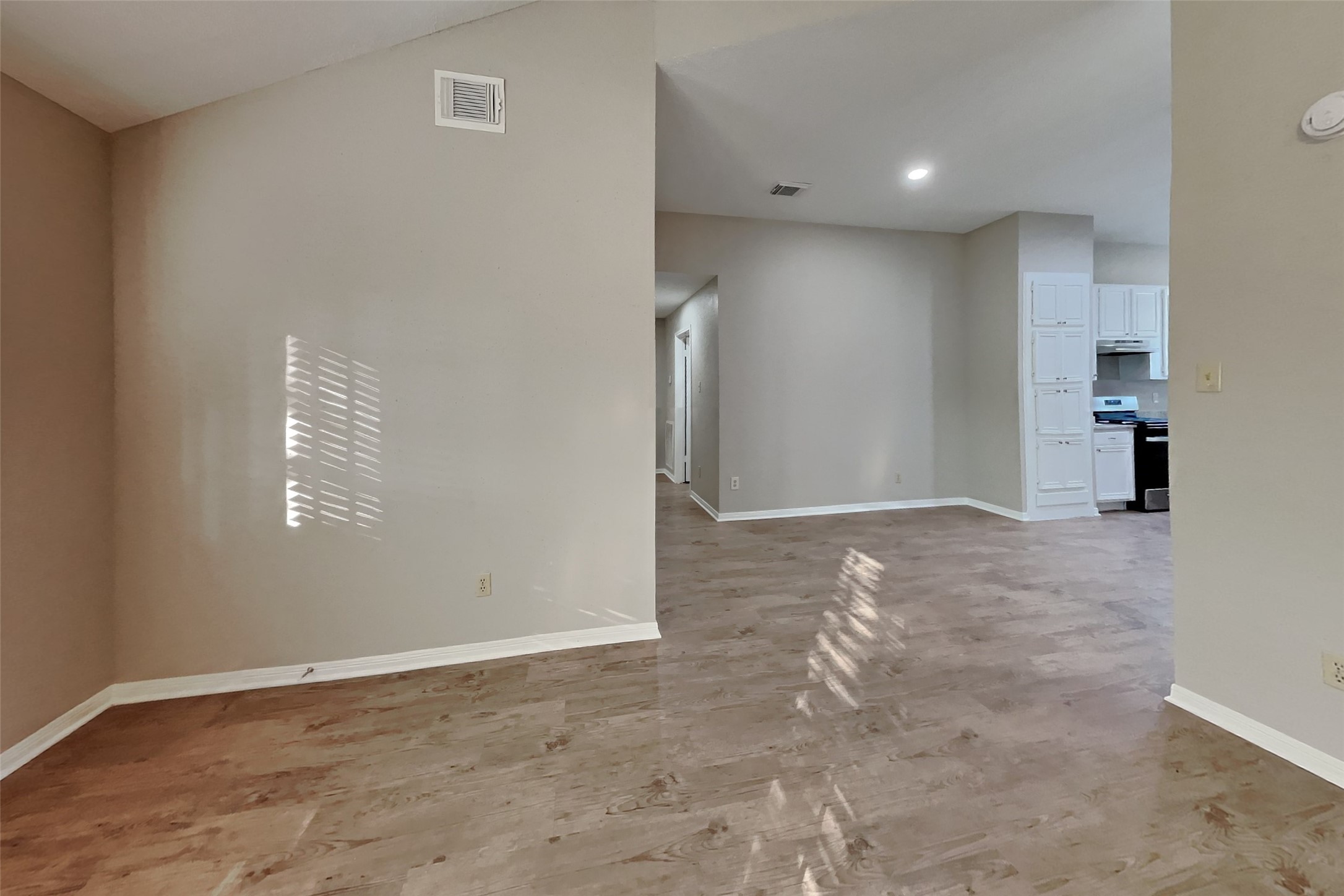 12203 Canterhurst Way Property Photo 4