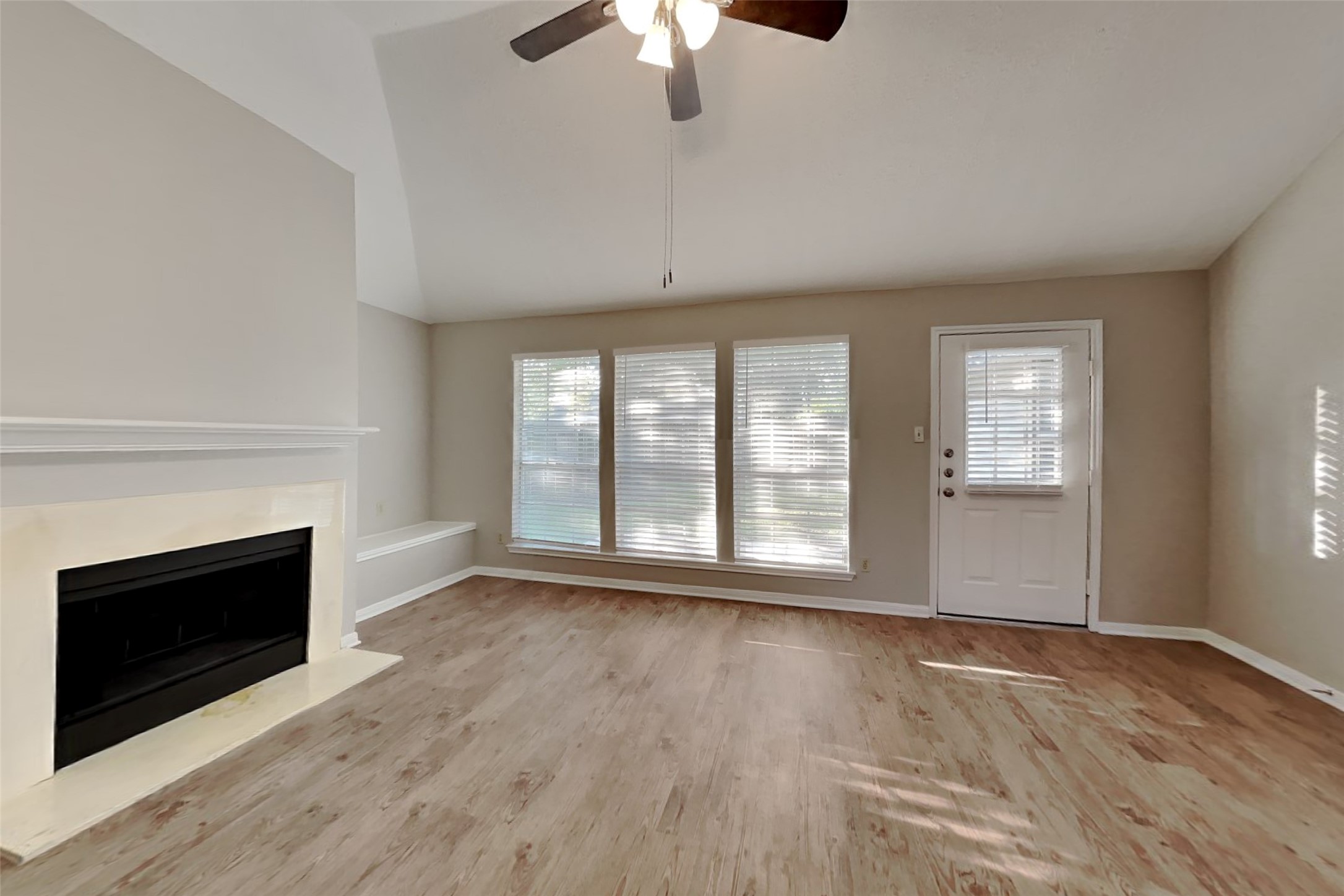 12203 Canterhurst Way Property Photo 5