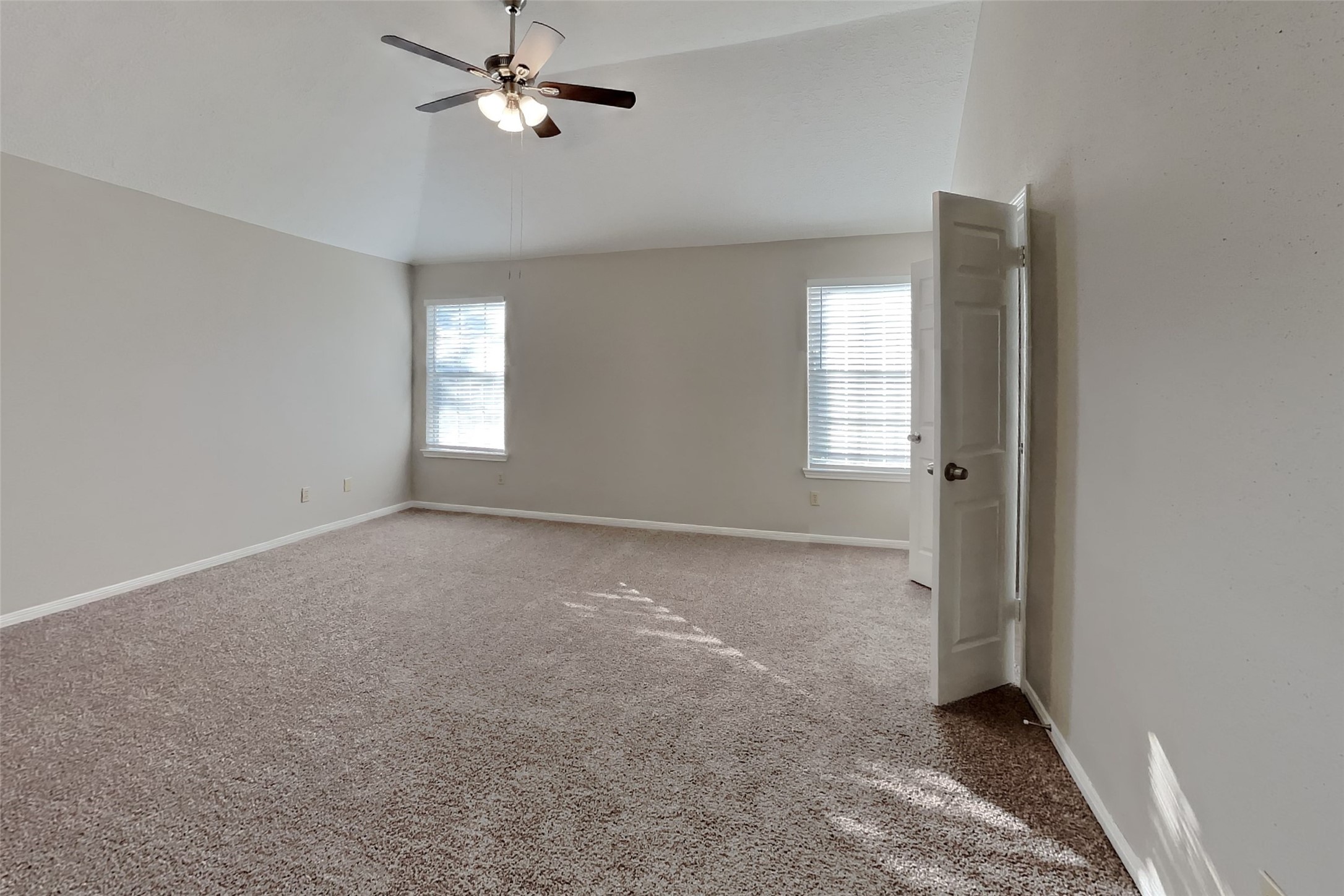 12203 Canterhurst Way Property Photo 8