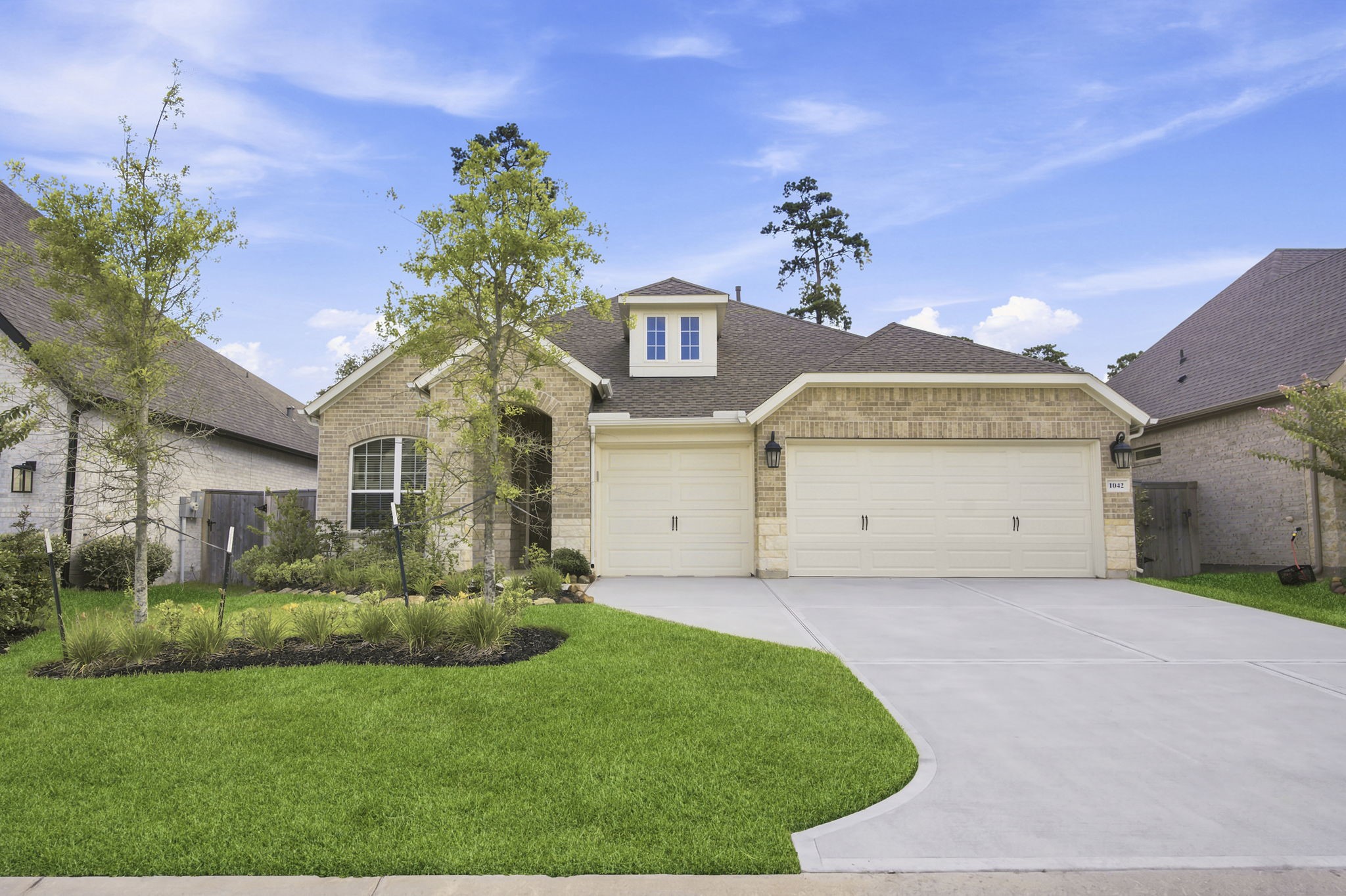 1042 Windy Creek Path Property Photo 1