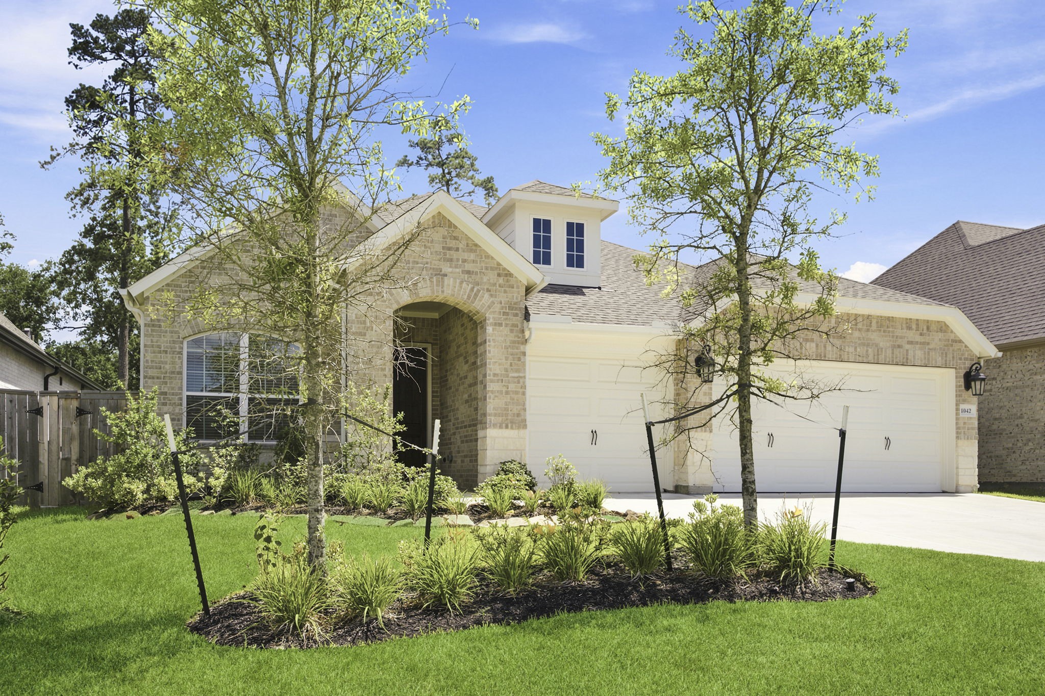 1042 Windy Creek Path Property Photo 5