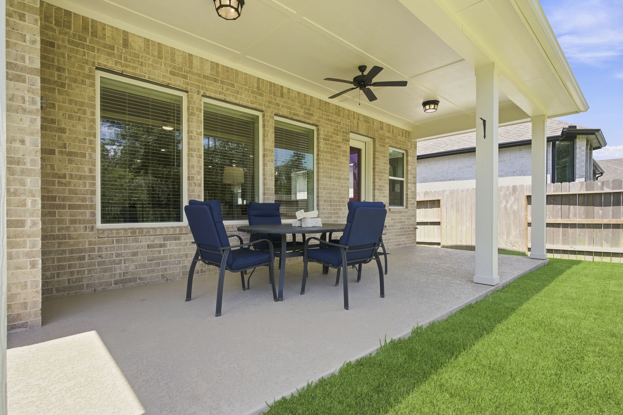 1042 Windy Creek Path Property Photo 8