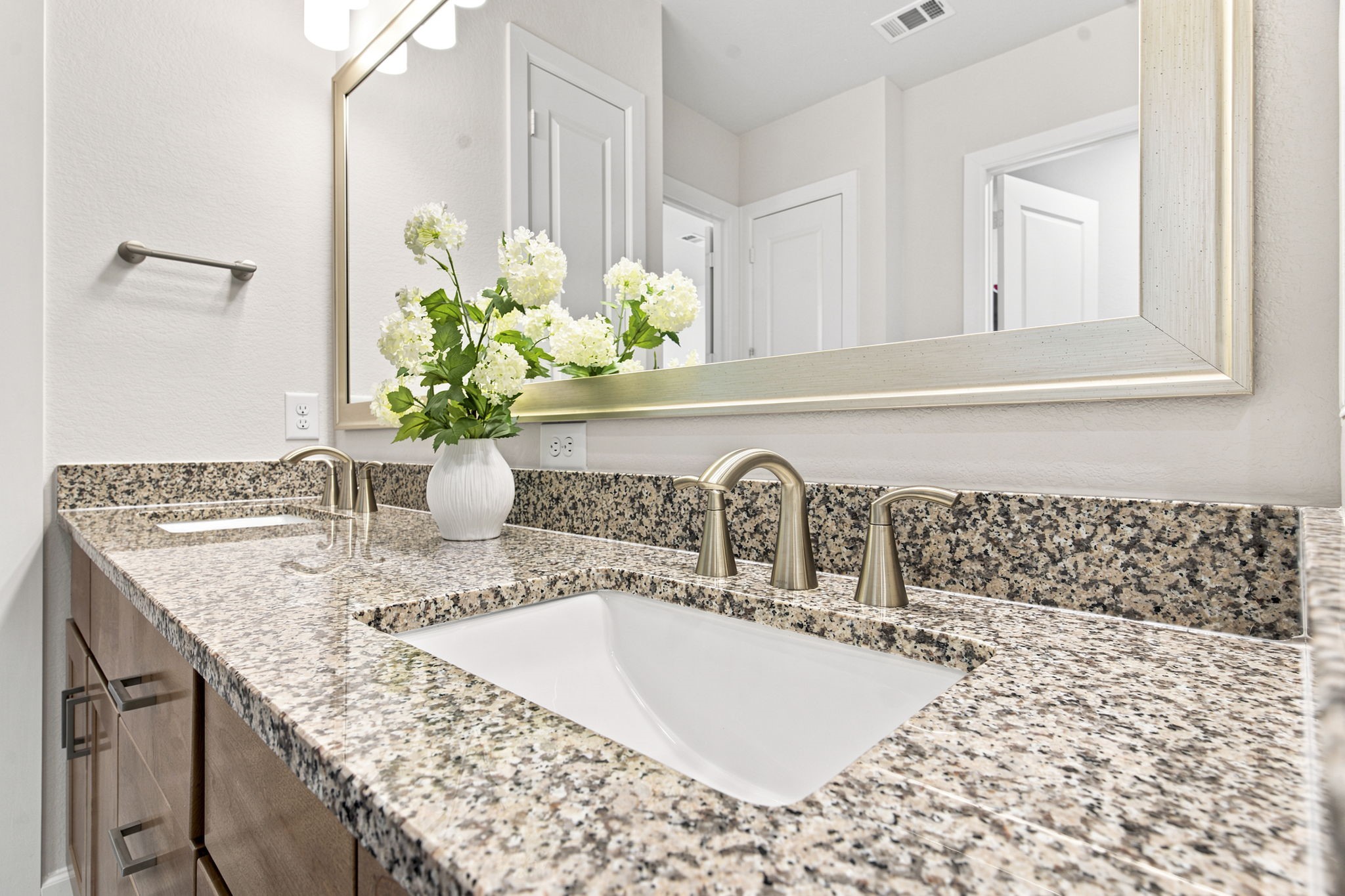 1042 Windy Creek Path Property Photo 46