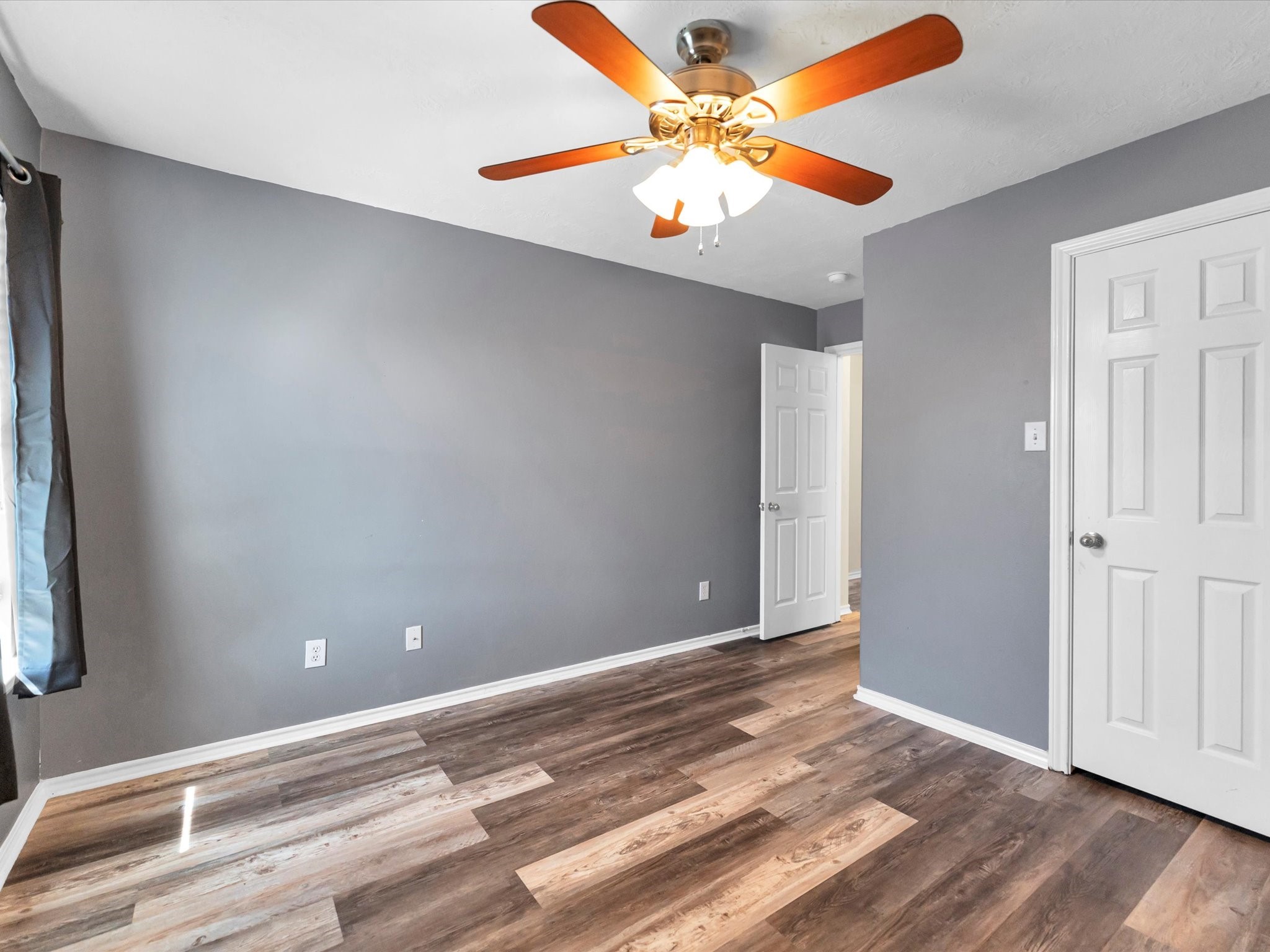 2403 Floral Ridge Drive Property Photo 24