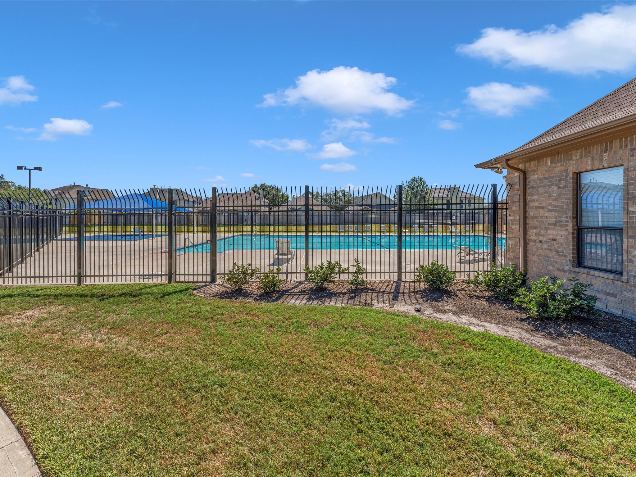 2403 Floral Ridge Drive Property Photo 33