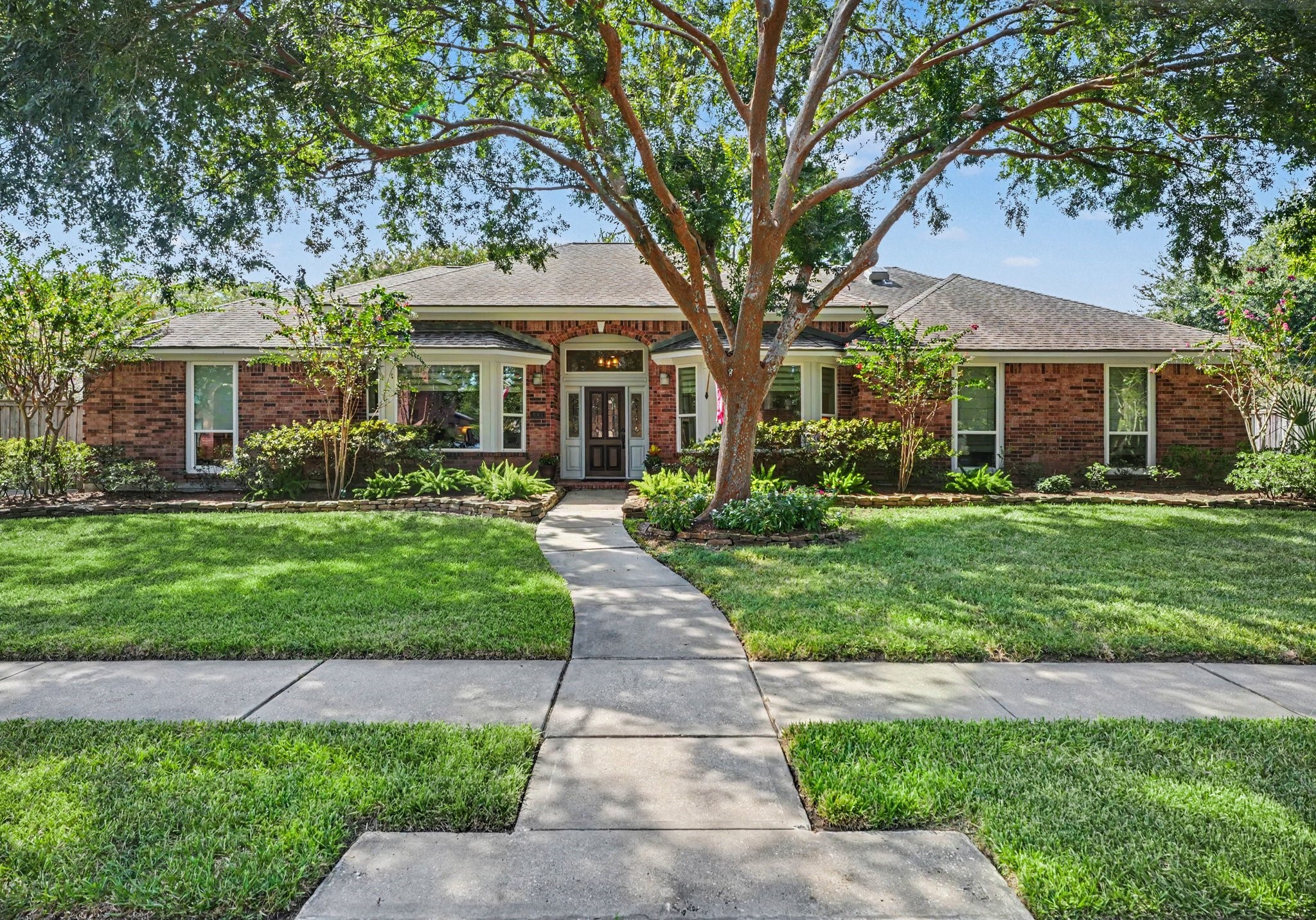 903 Live Oak Lane Property Photo 1