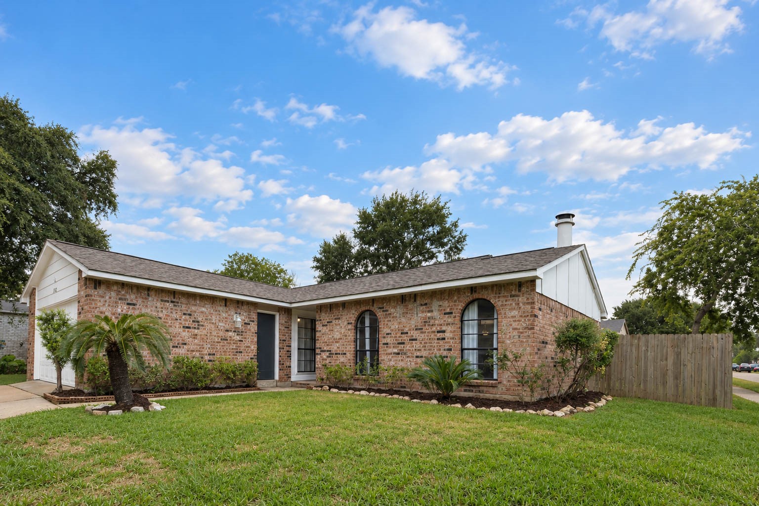 17302 S Yorkglen Drive Property Photo 3