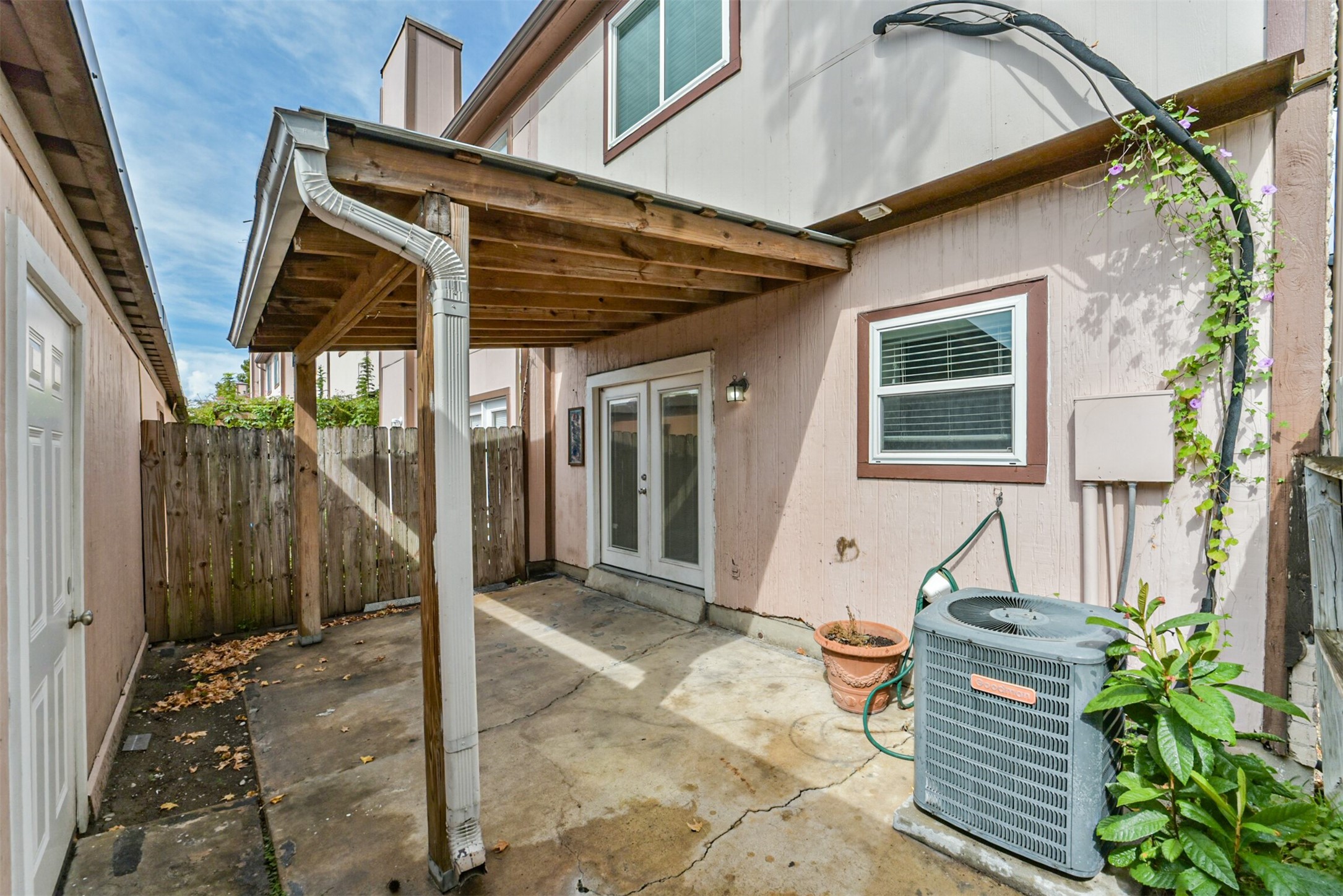 12500 Brookglade Circle 172 Property Photo 9
