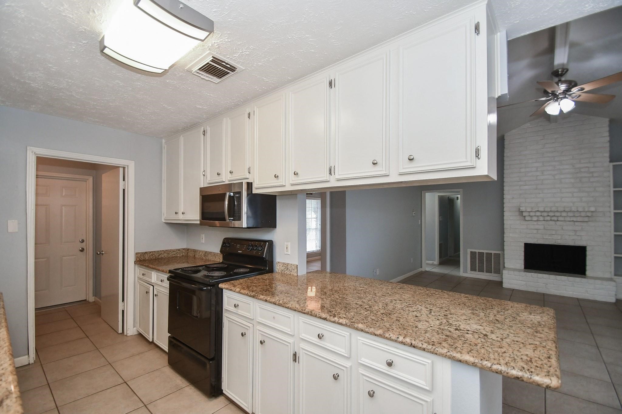 12927 Westmere Drive Property Photo 11