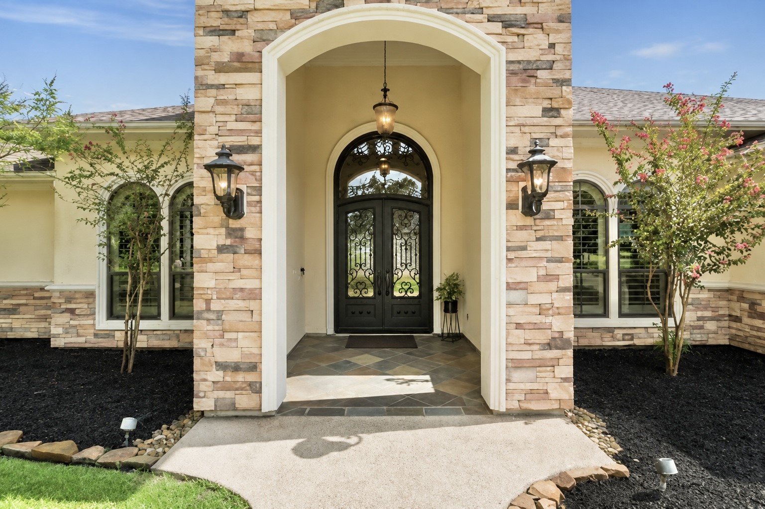 13411 Hilton Head Drive Property Photo 4