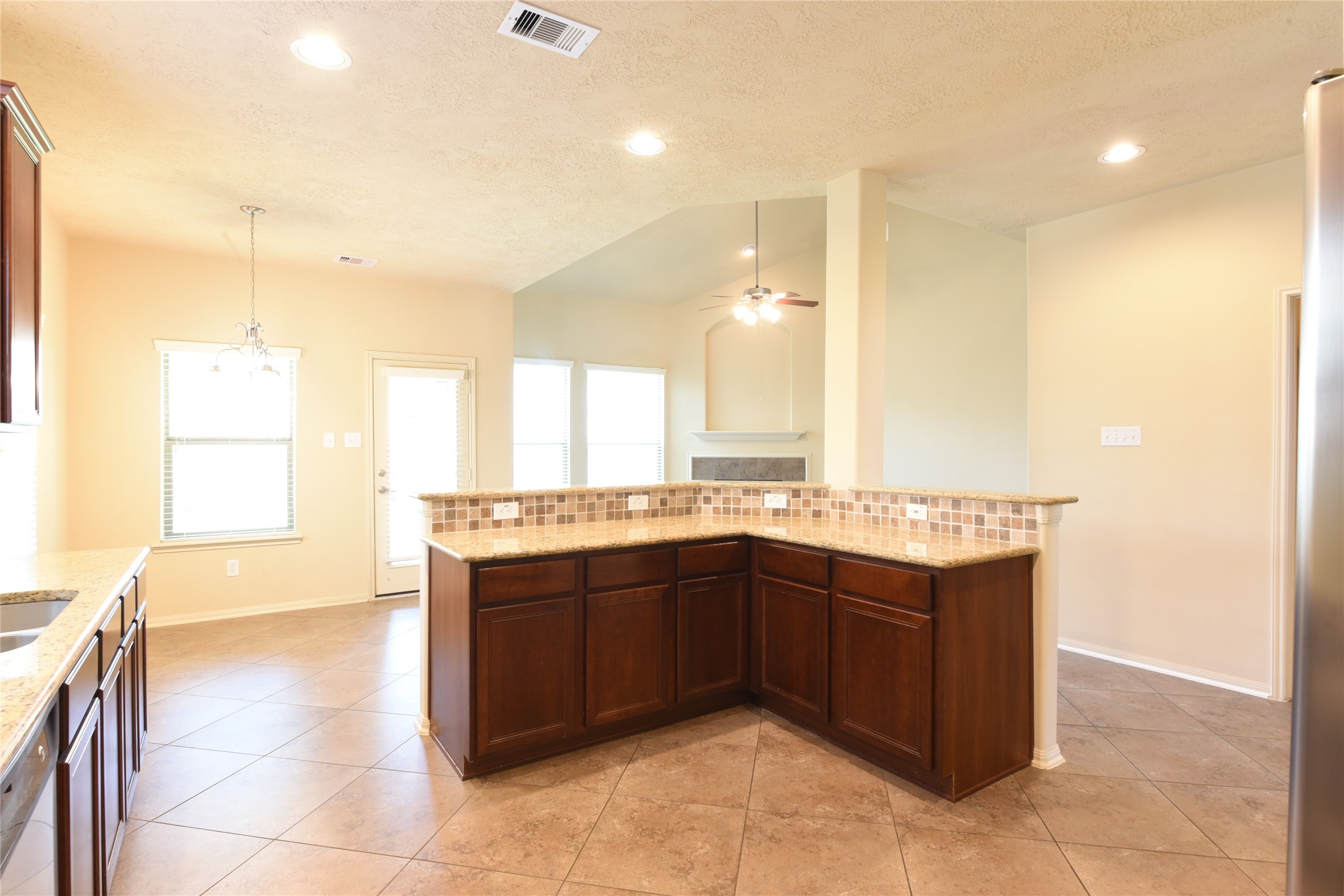 118 E Lasting Spring Circle Property Photo 11