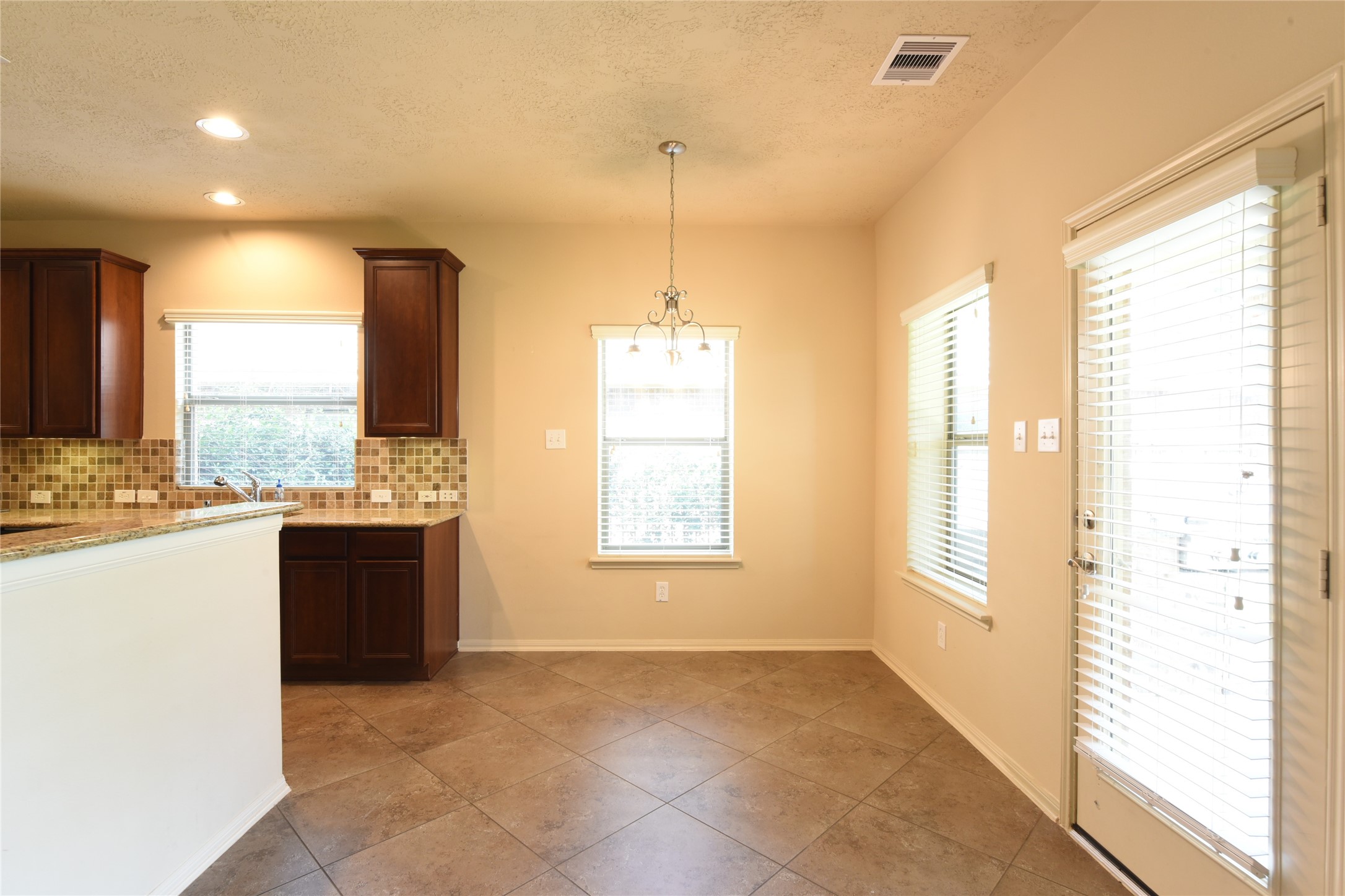 118 E Lasting Spring Circle Property Photo 16