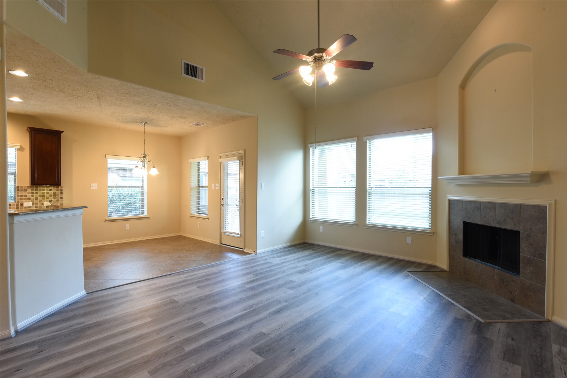 118 E Lasting Spring Circle Property Photo 23