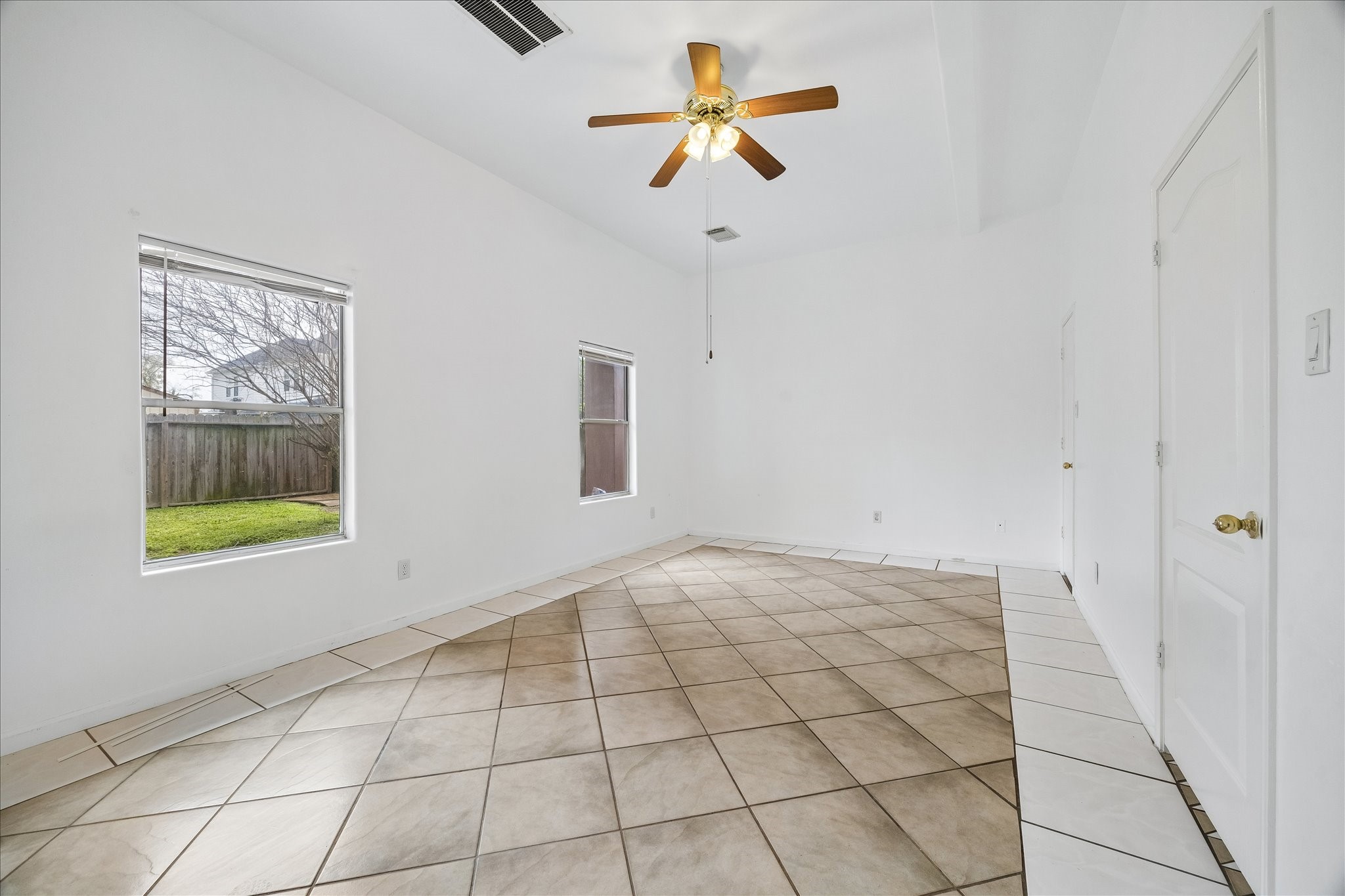 5027 Creekmont Drive Property Photo 16