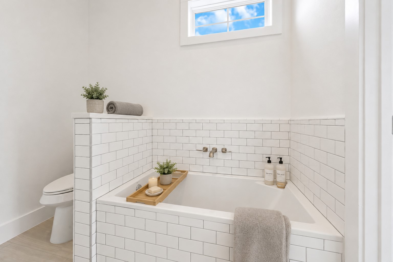 4602 Clay Street B Property Photo 6