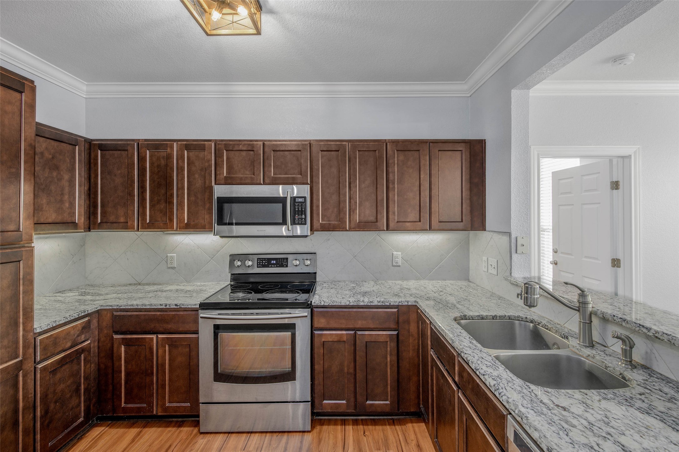 801 Luther Street W 106 Property Photo 8