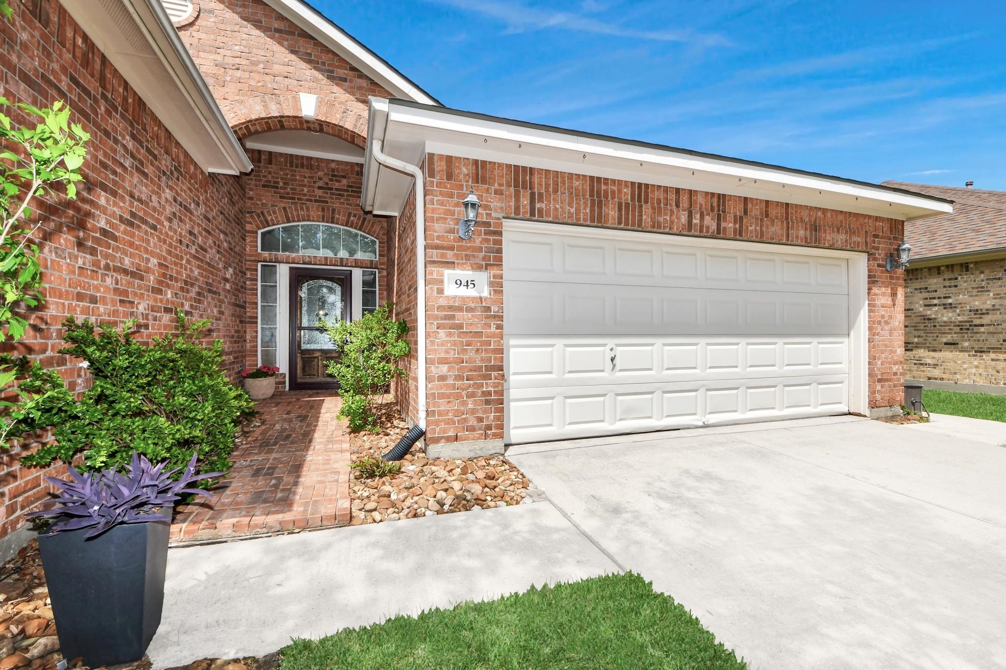 945 Autumn Brook Street Property Photo 6