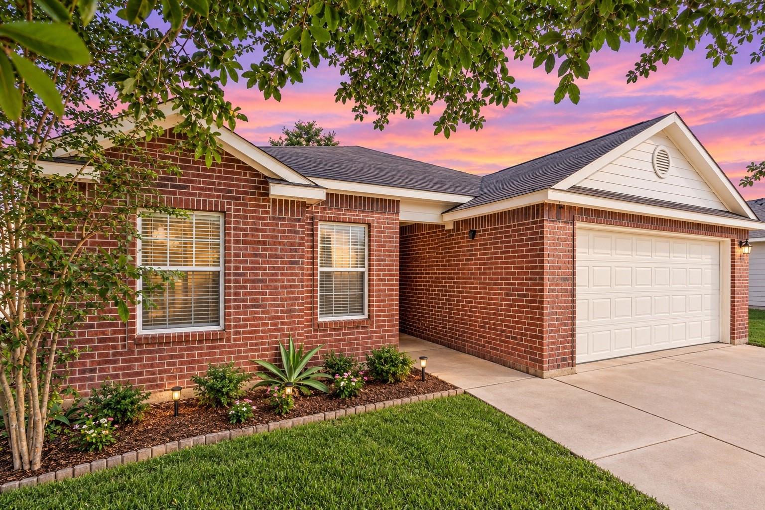 16205 Sun View Lane Property Photo 1