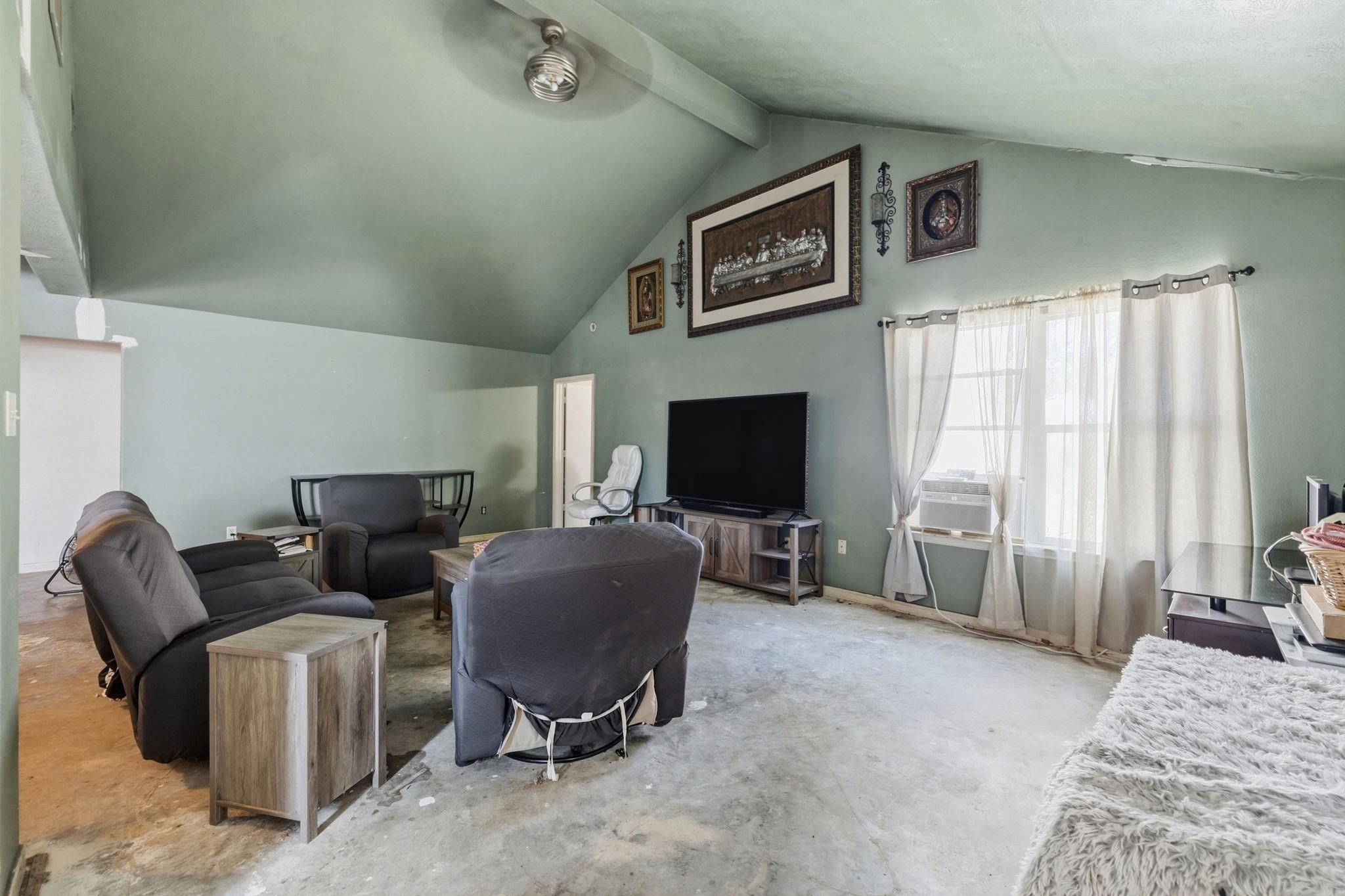 16205 Sun View Lane Property Photo 6