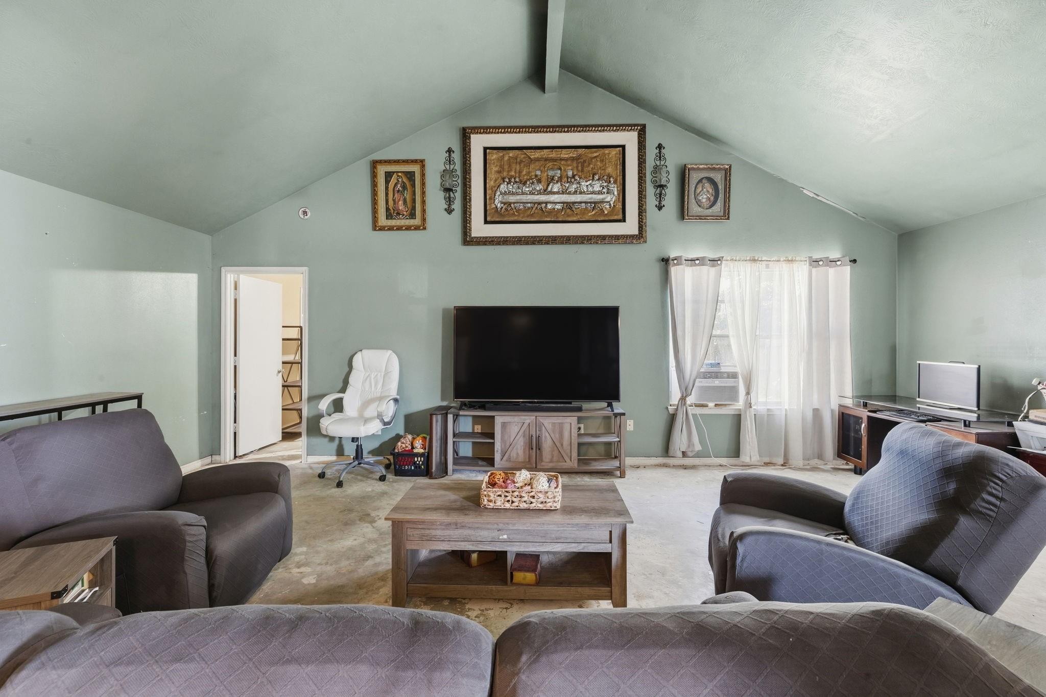16205 Sun View Lane Property Photo 7