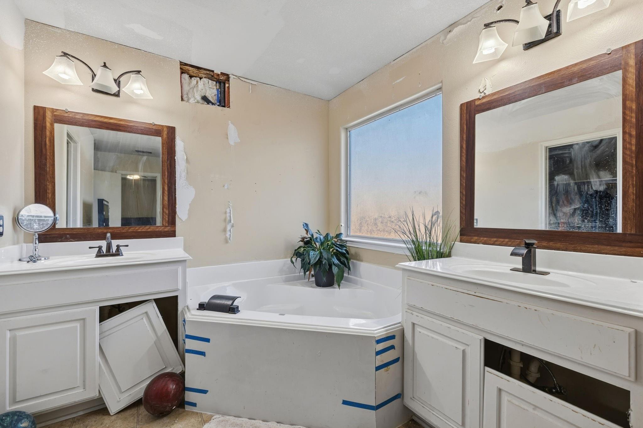 16205 Sun View Lane Property Photo 11