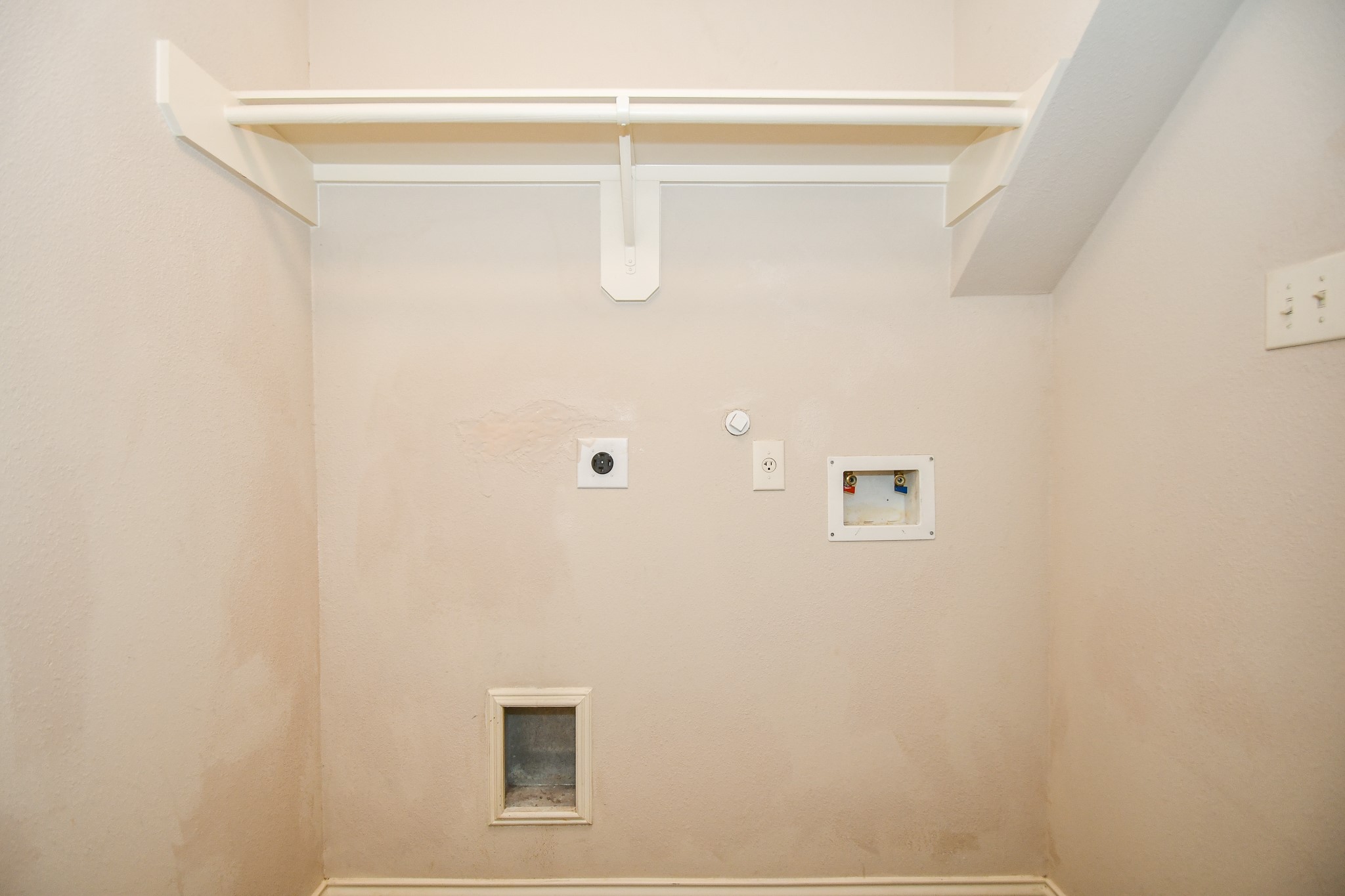14947 Atmore Place Drive Property Photo 30