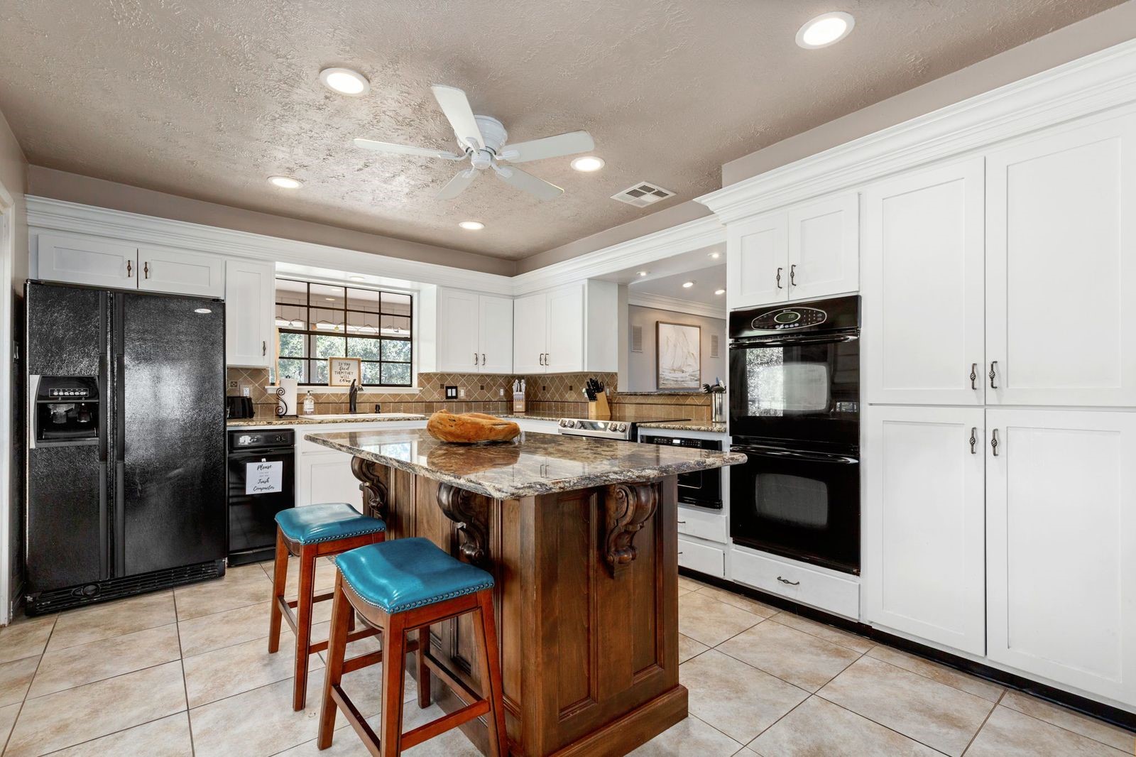 1464 Lakeside Drive W Property Photo 16