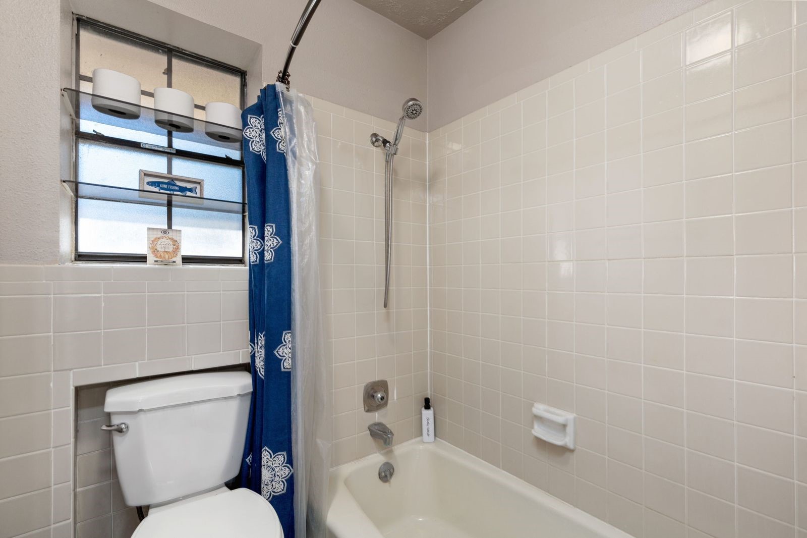 1464 Lakeside Drive W Property Photo 23