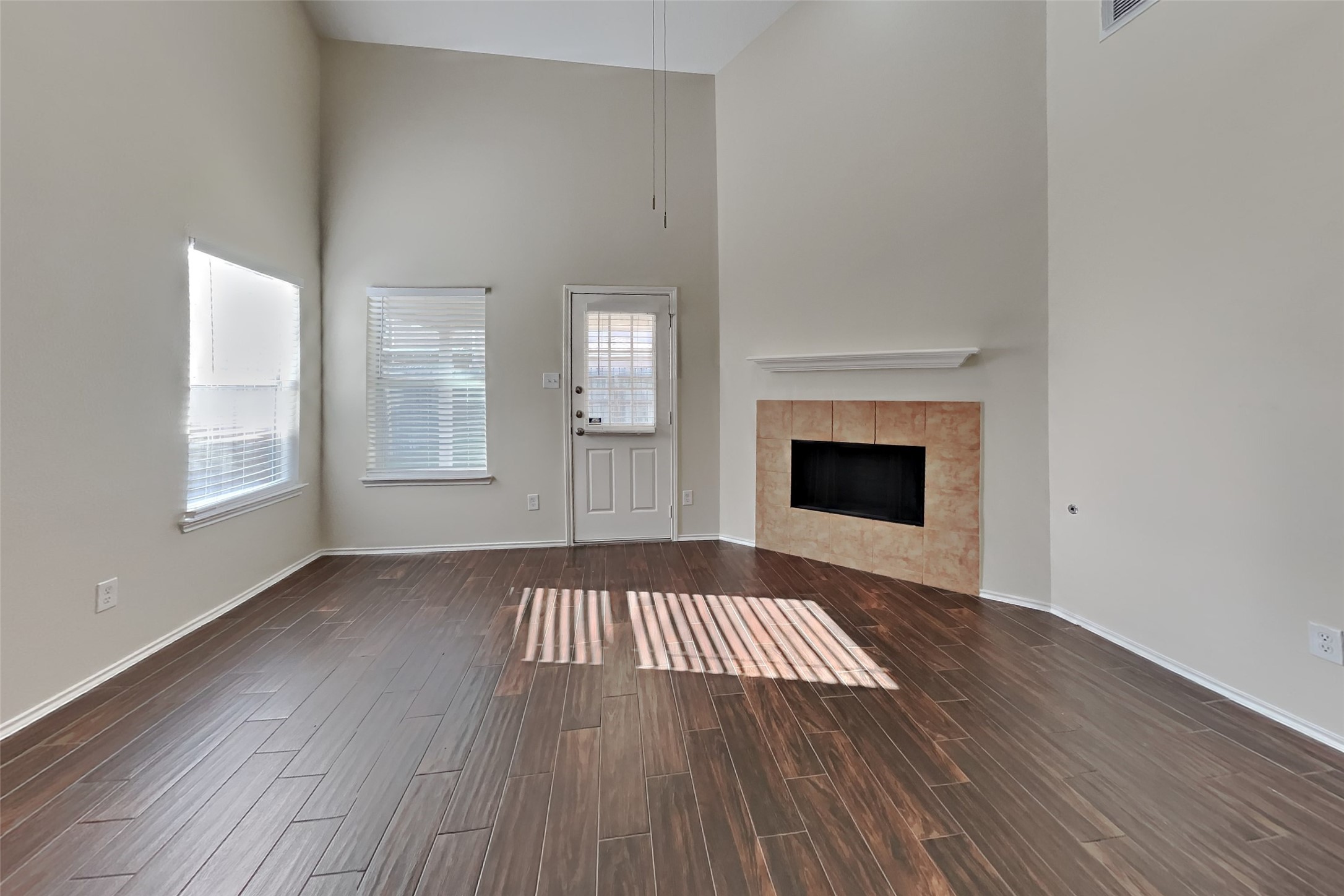 21542 Kings Bend Drive Property Photo 2