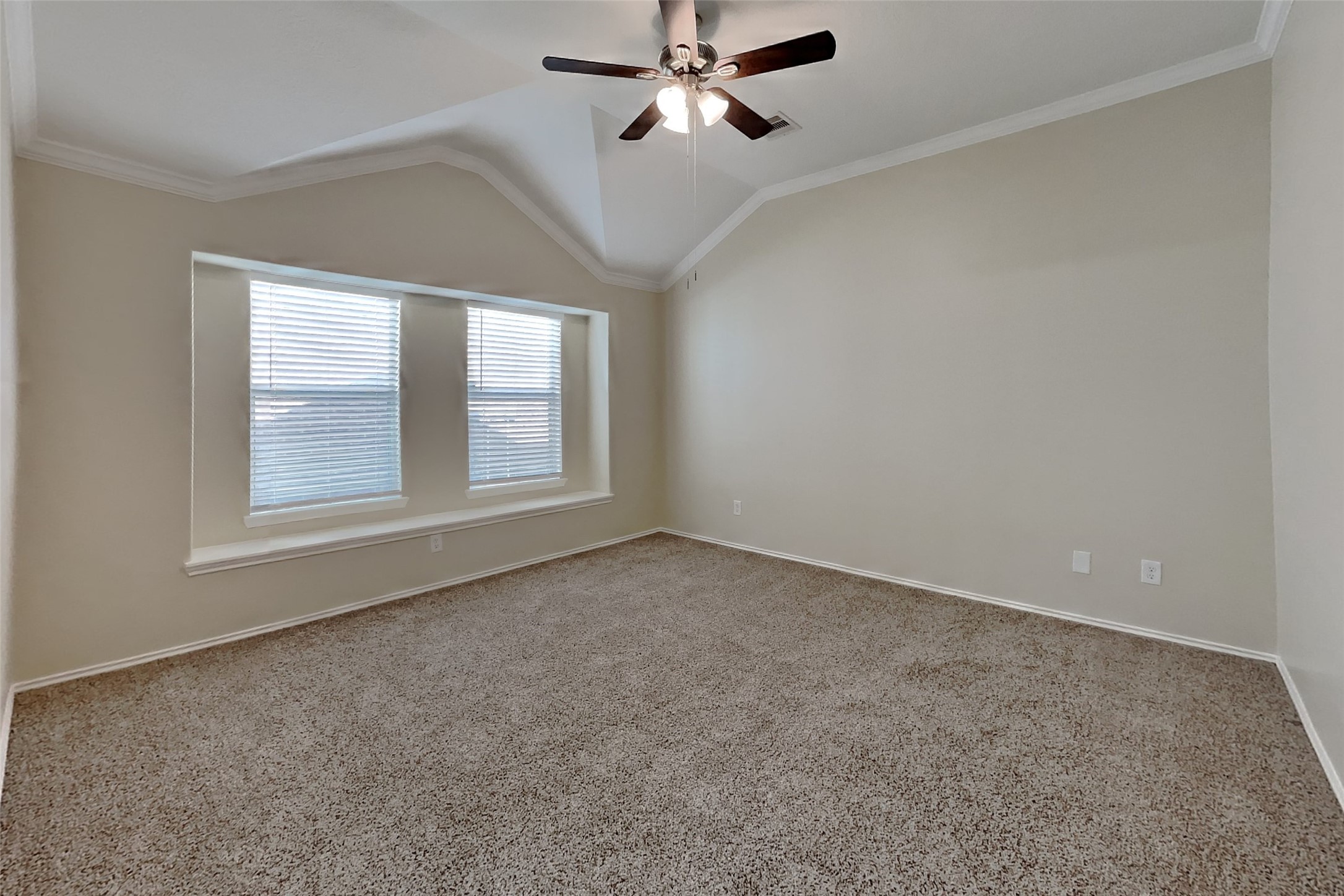 21542 Kings Bend Drive Property Photo 7