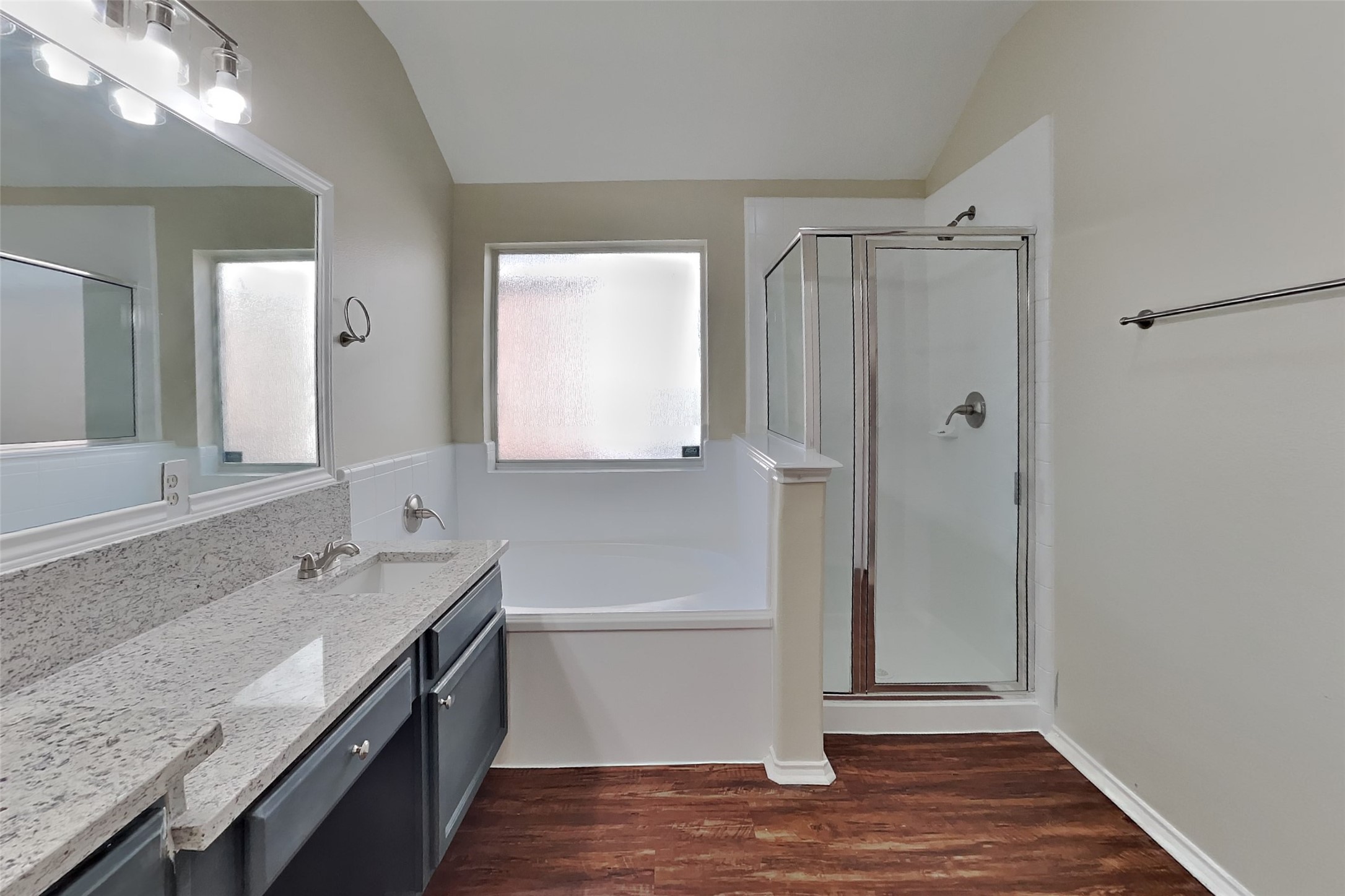21542 Kings Bend Drive Property Photo 9