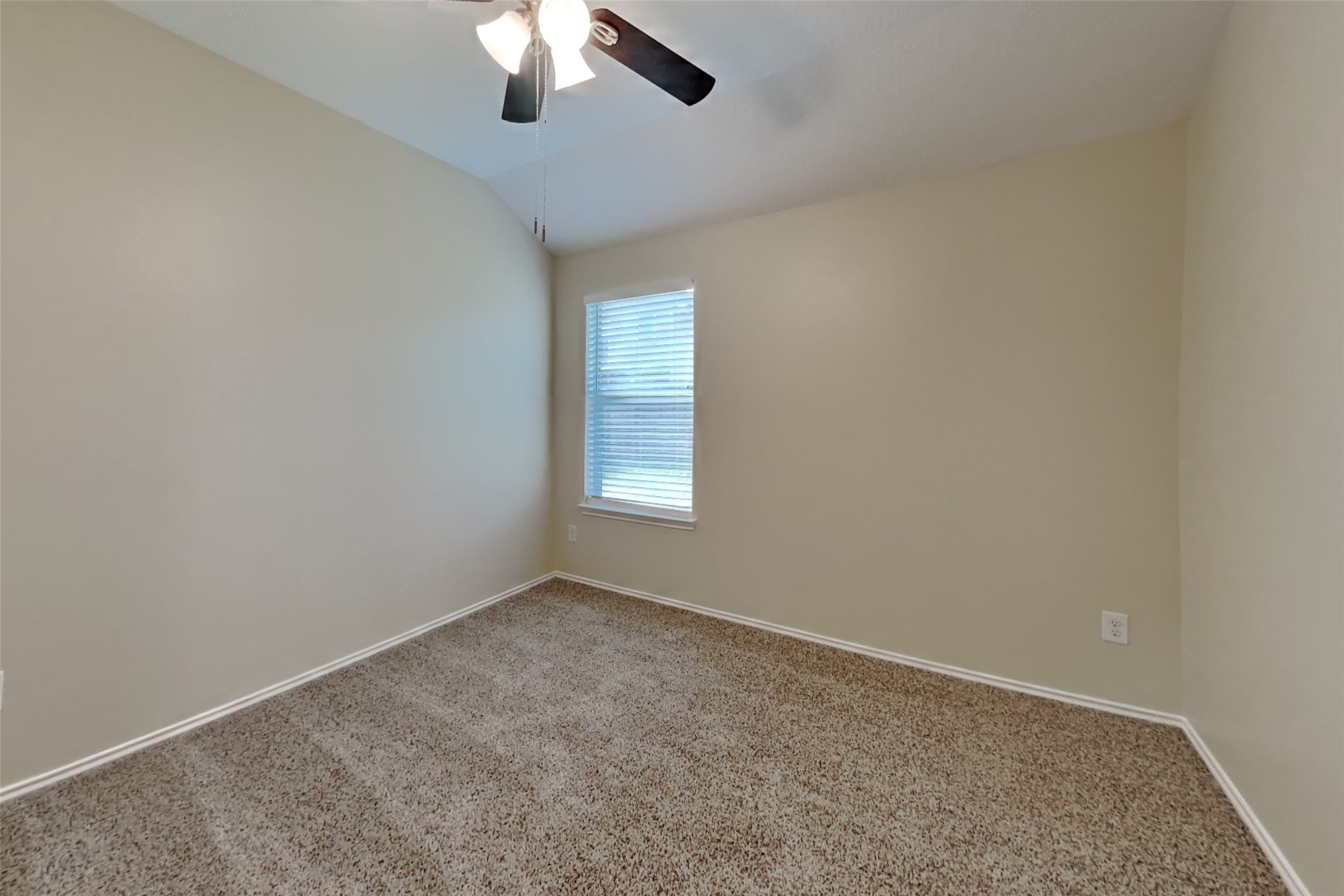 21542 Kings Bend Drive Property Photo 10