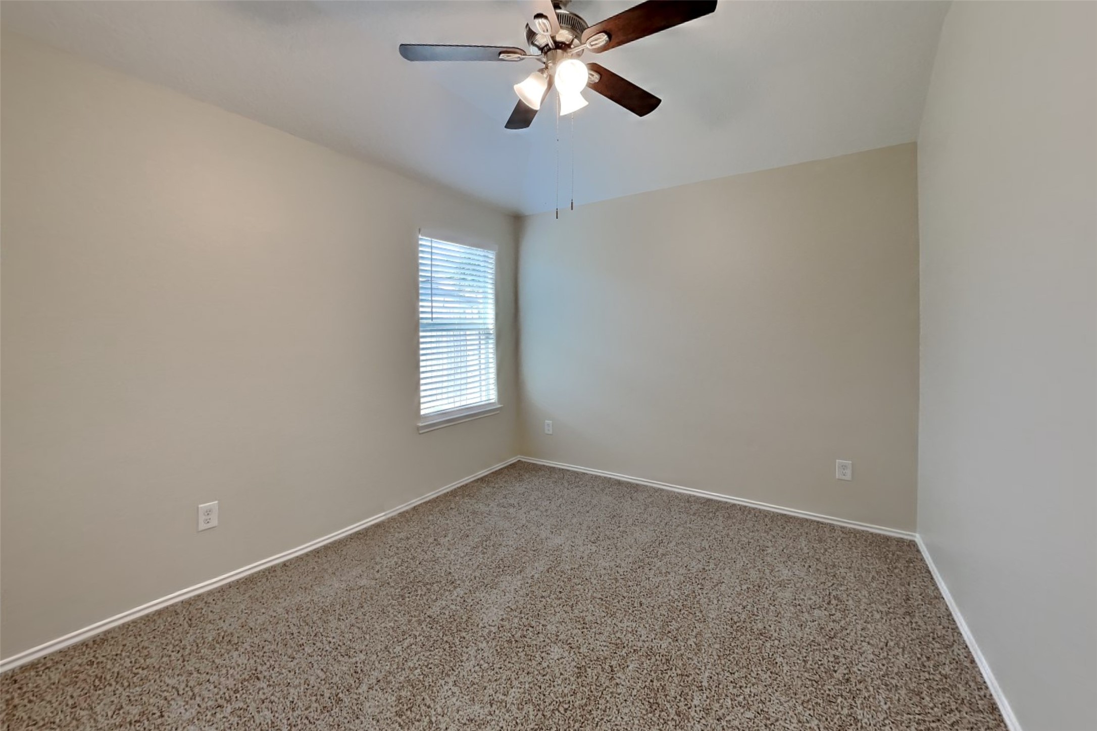 21542 Kings Bend Drive Property Photo 12