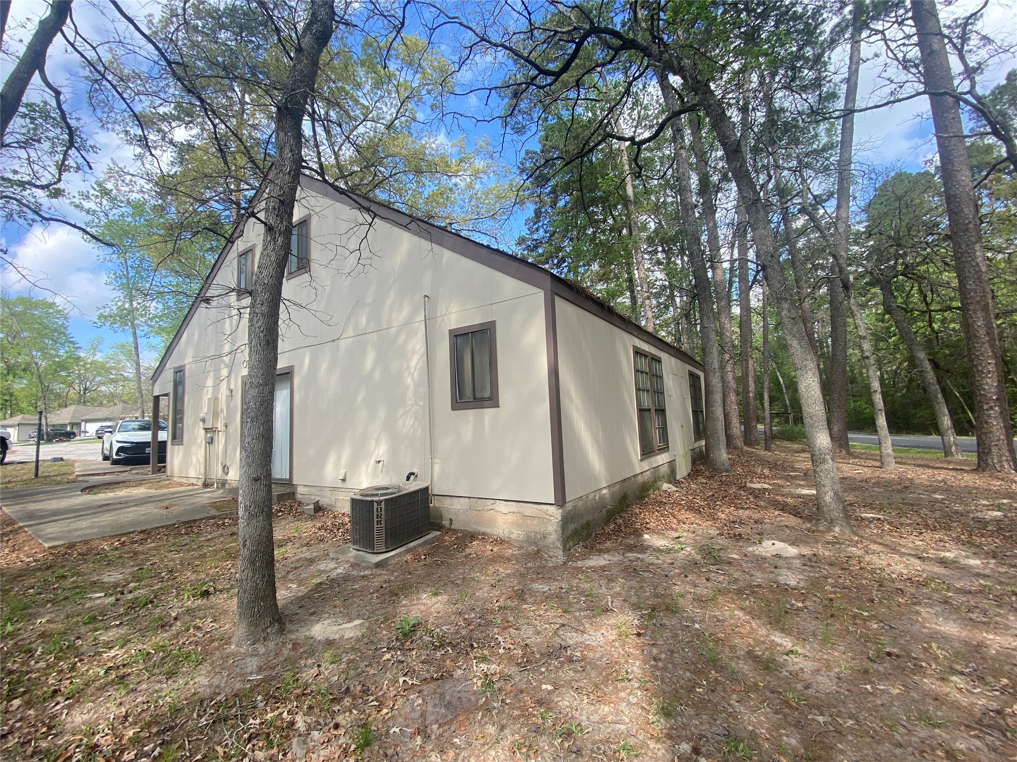 24605 Pools Creek E Property Photo 9
