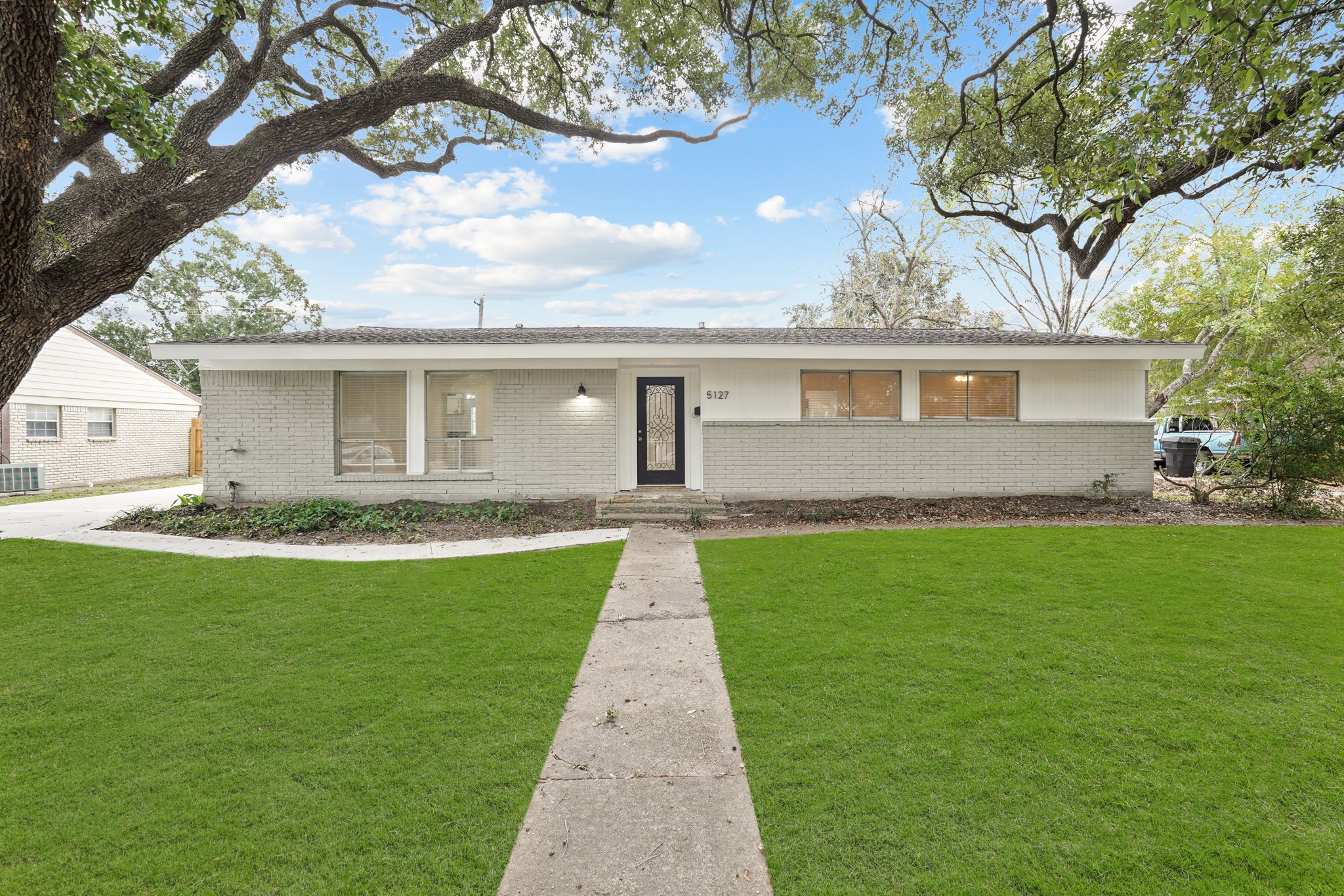 5127 W Bellfort Avenue Property Photo 1