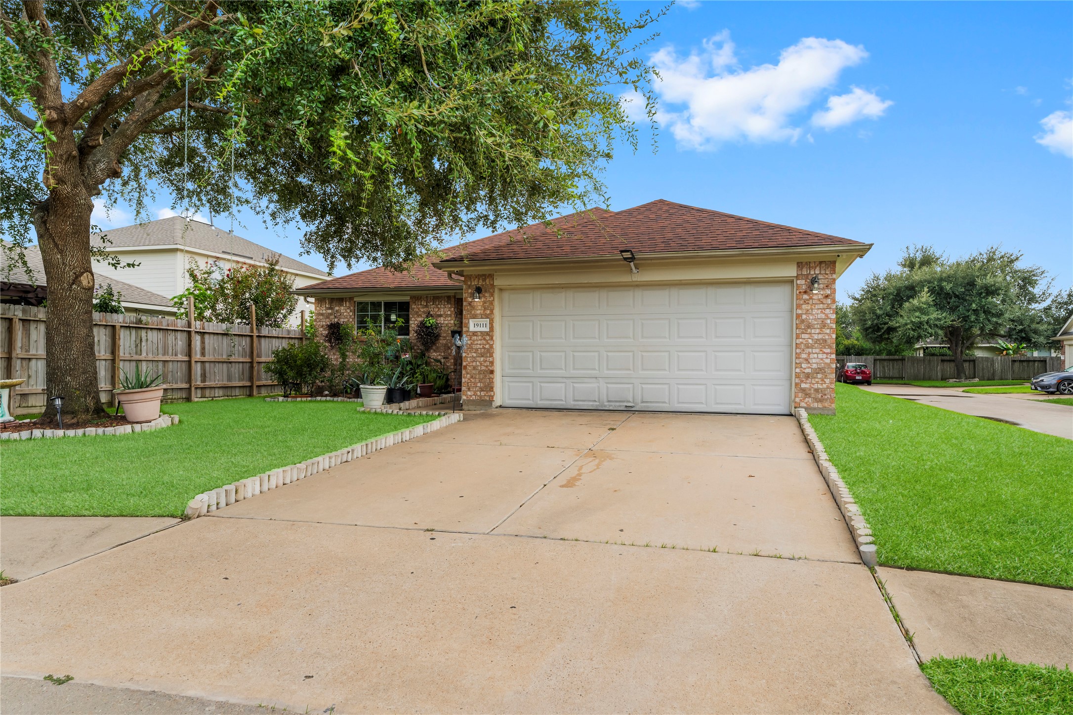 19111 Deep South Ct Property Photo 3