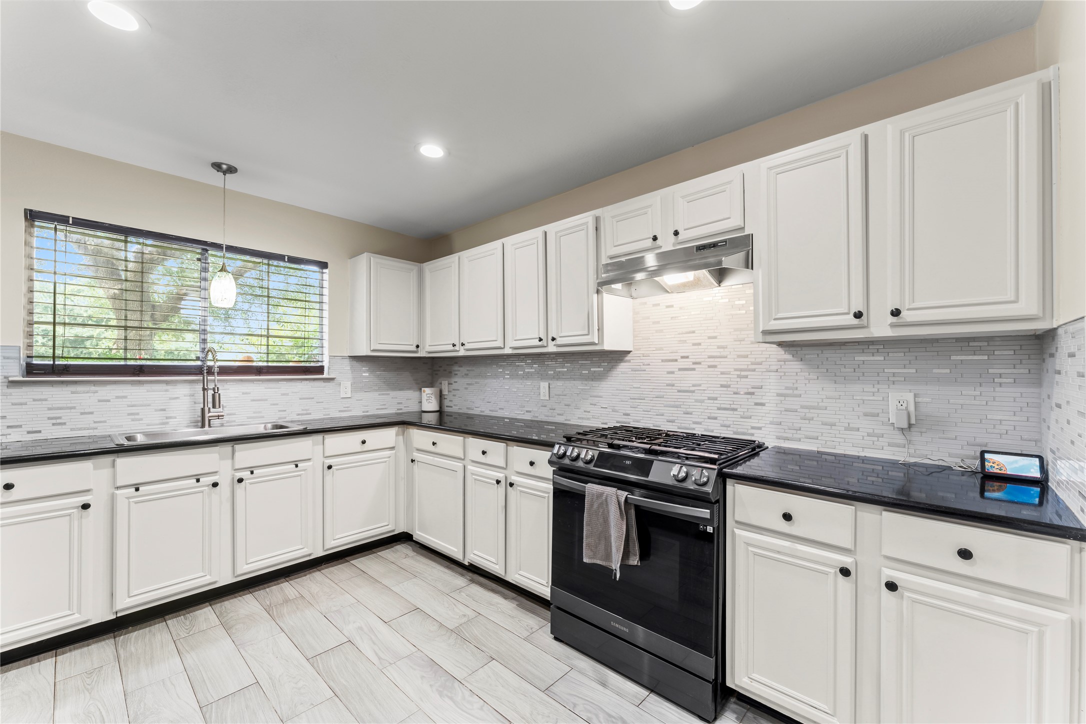 19111 Deep South Ct Property Photo 13