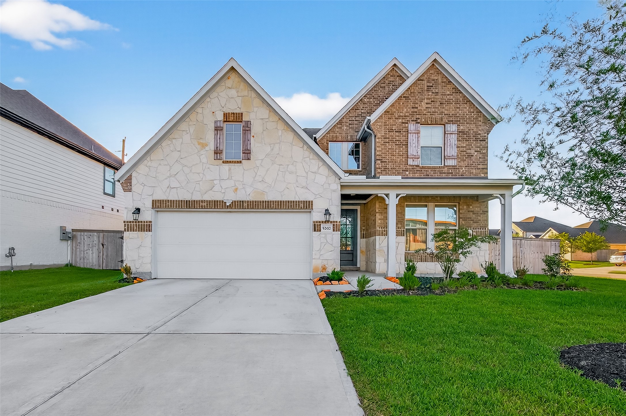 5202 Oakland Bluff Lane Property Photo 6