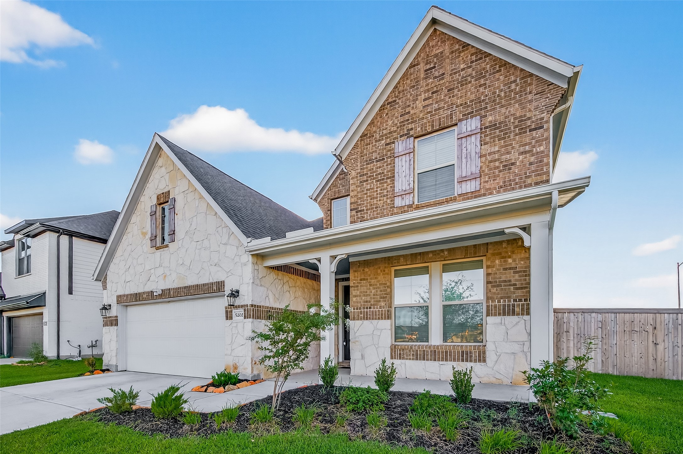 5202 Oakland Bluff Lane Property Photo 7