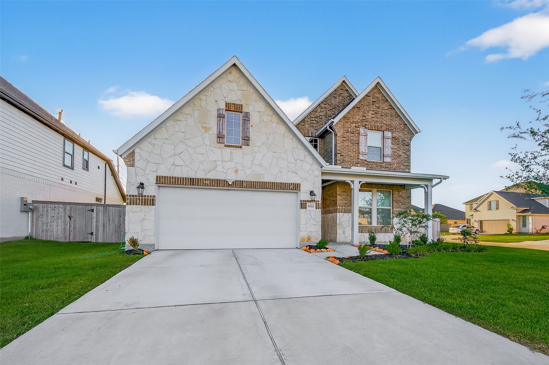 5202 Oakland Bluff Lane Property Photo 8