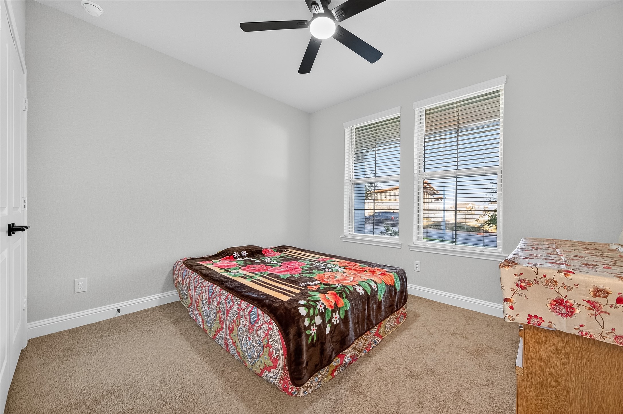 5202 Oakland Bluff Lane Property Photo 12