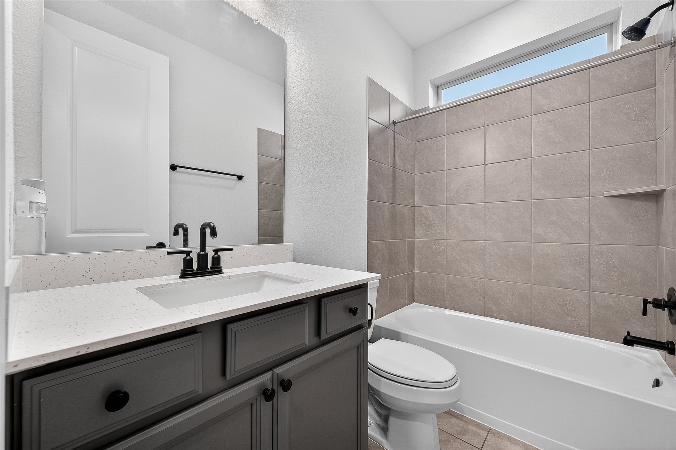 5202 Oakland Bluff Lane Property Photo 13