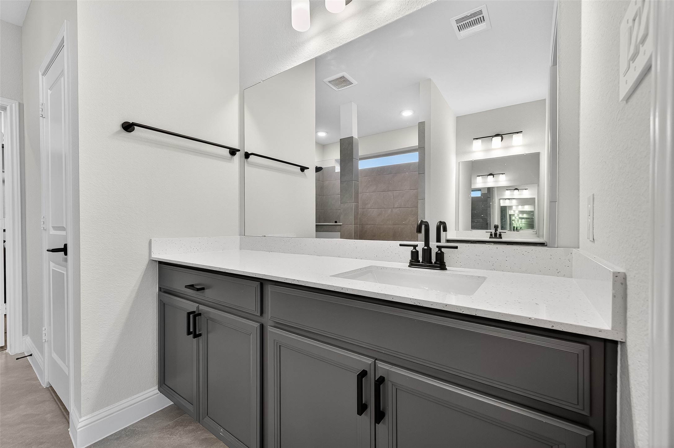 5202 Oakland Bluff Lane Property Photo 26